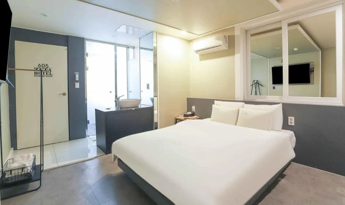 Bed in Gamdong Hotel