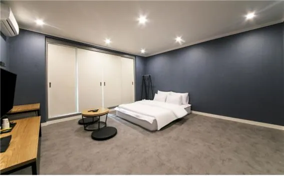 Bed in Gamdong Hotel