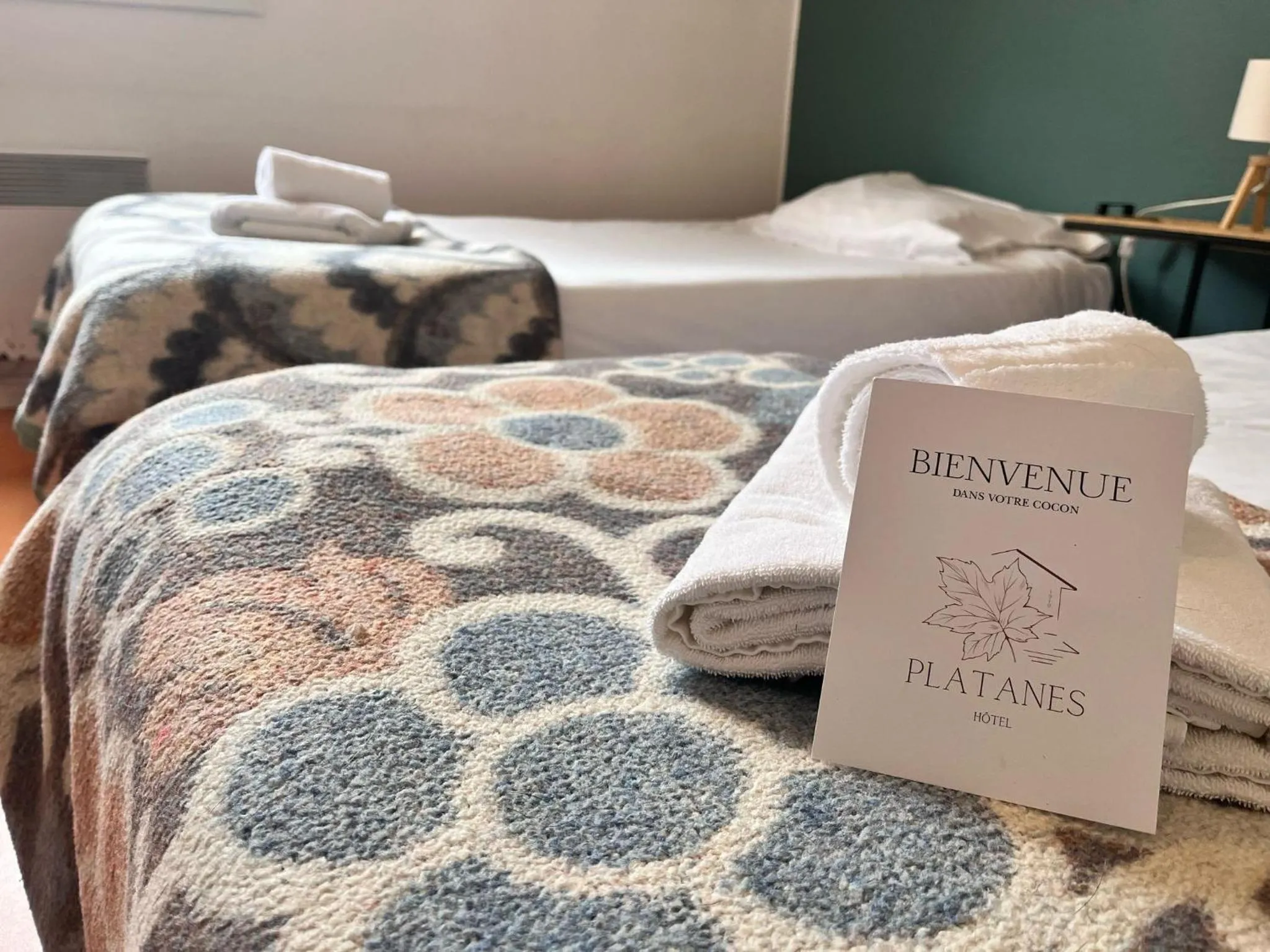 Bedroom, Bed in Hôtel Restaurant Platanes - KB HOTEL GROUP