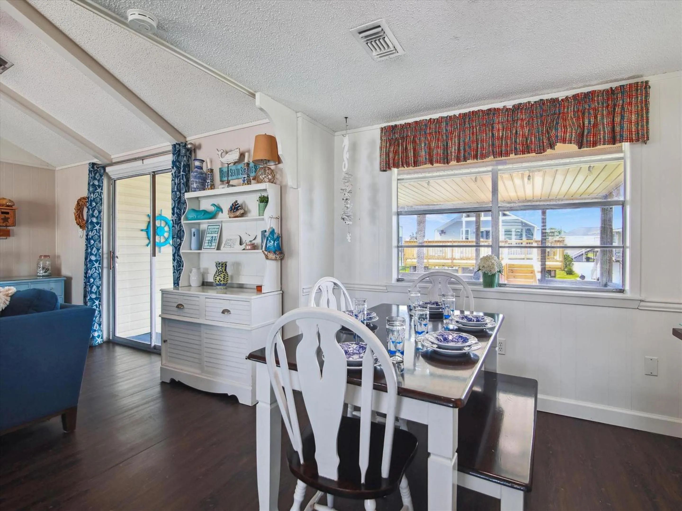 Property building in Casa Hermosa