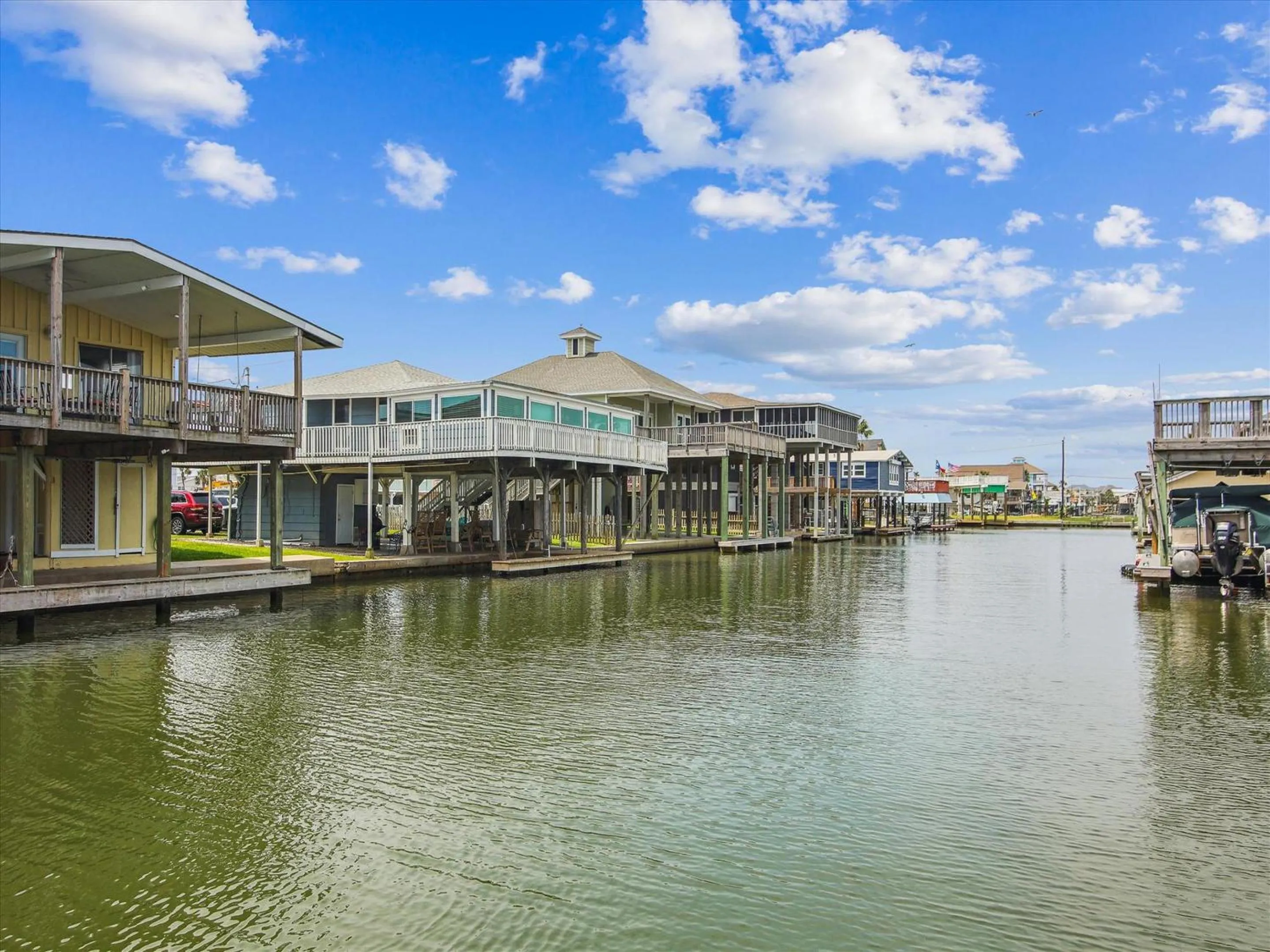 Property building in Casa Hermosa