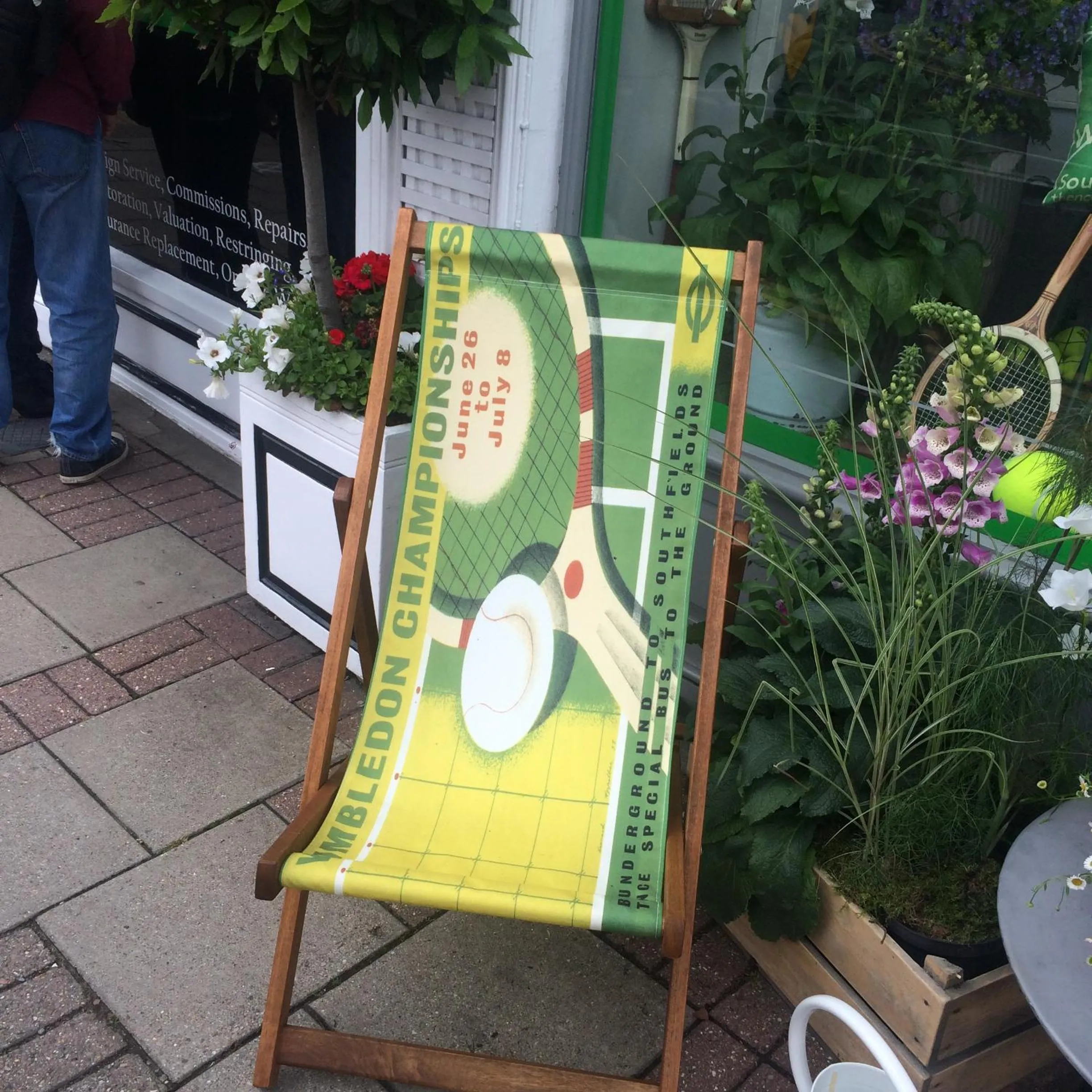 Neighbourhood in Lovely garden apartment in Wimbledon Town Centre with private parking by Wimbledon Holiday Lets