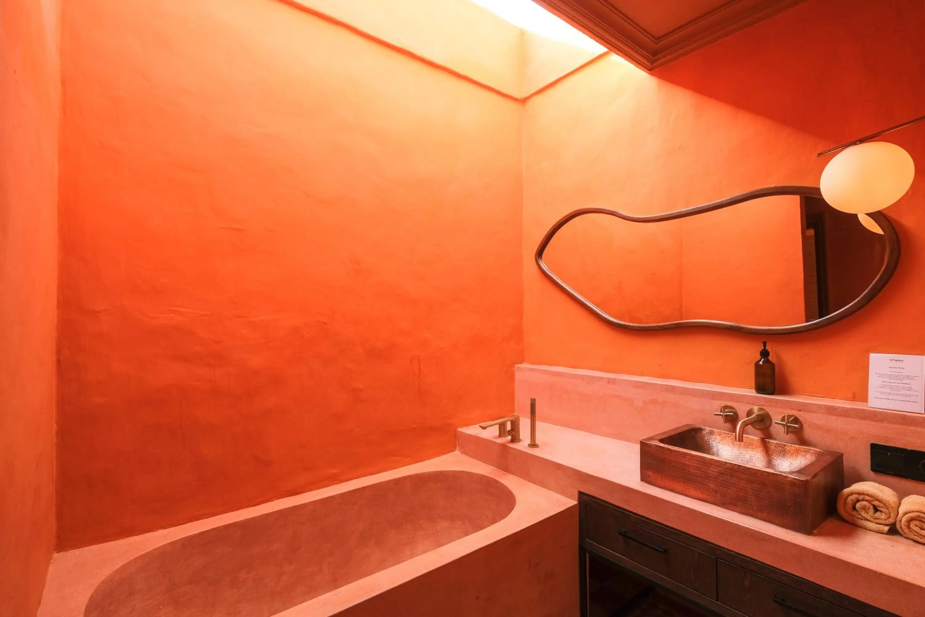 Bathroom in El Barrio Boutique Hotel & Bar