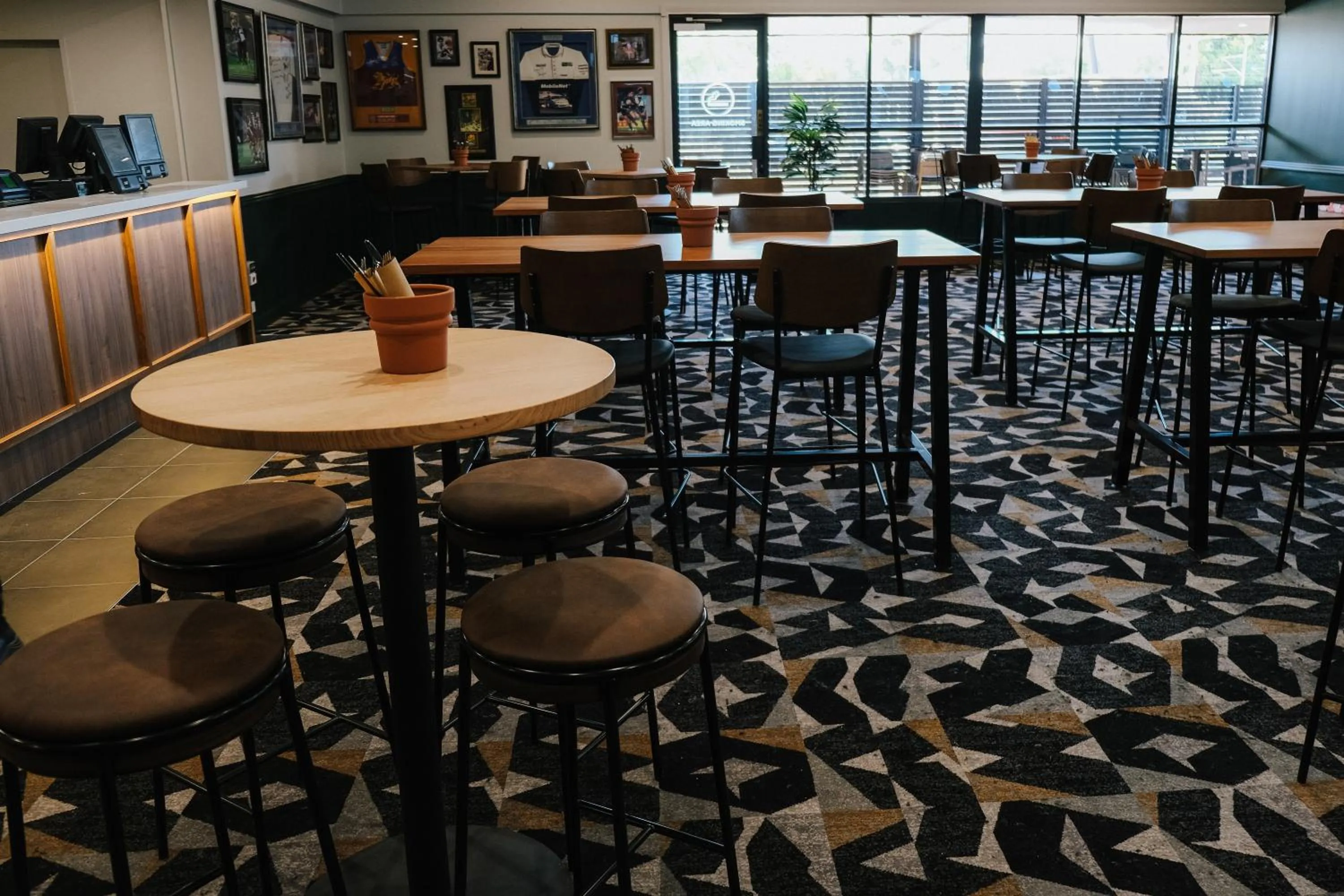 Restaurant/places to eat in The Club Hotel