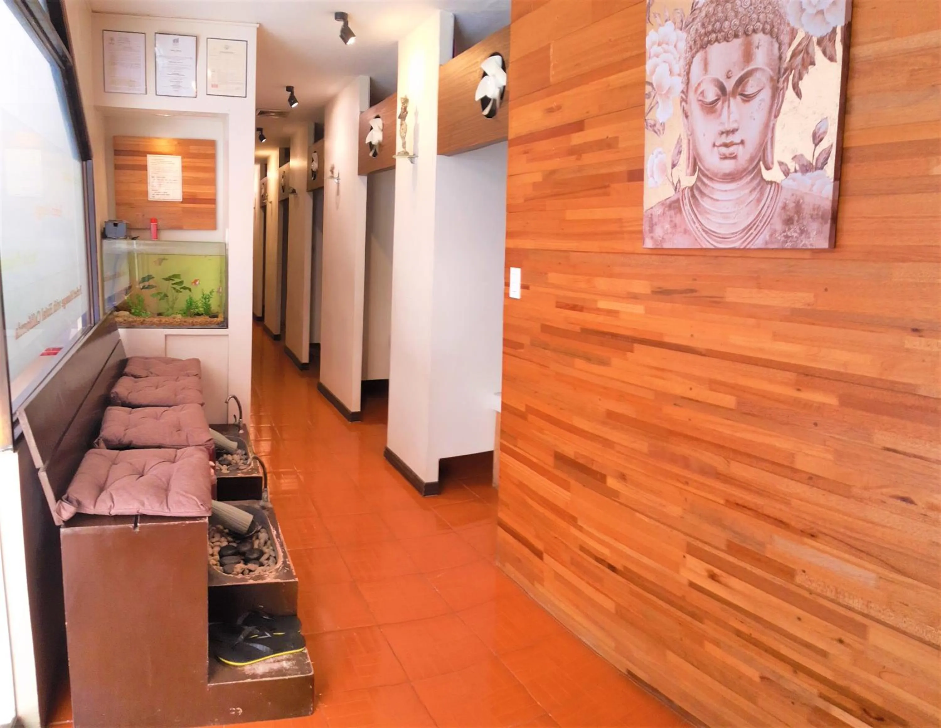 Massage in Hotel California Suite