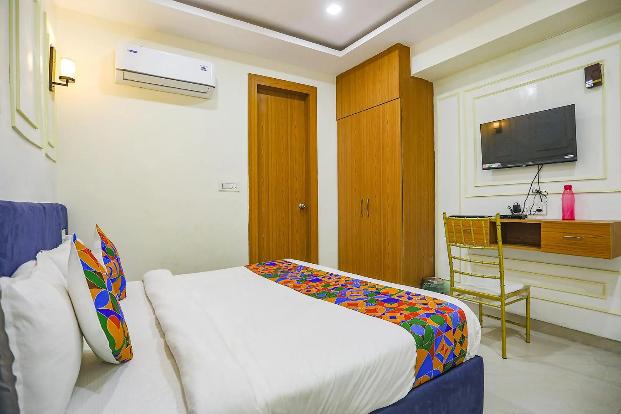 Bed in FabHotel Cosmos