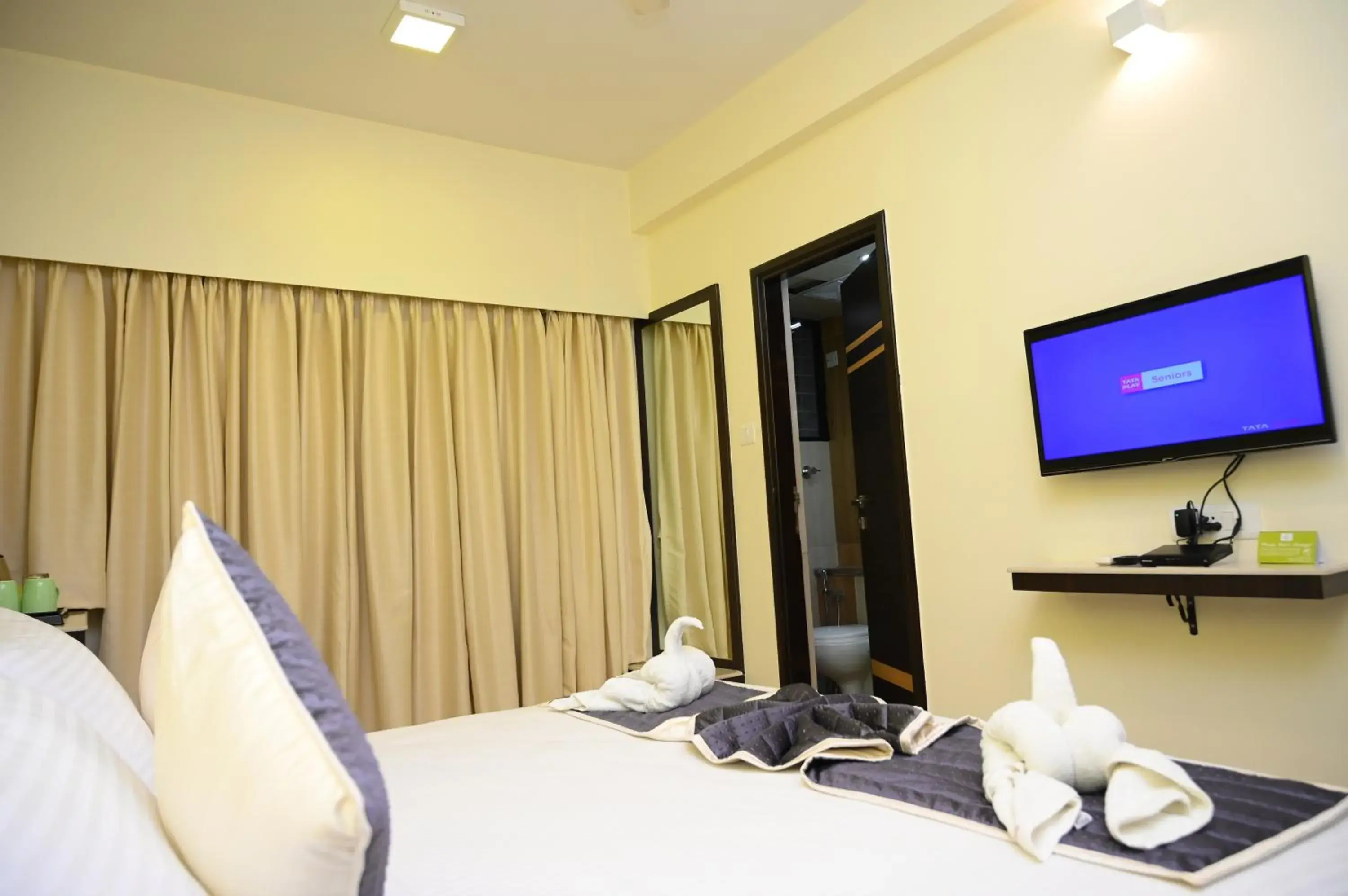 King Room with Balcony in RAJKIYAM - A Business Hotel King Room with Balcony in RAJKIYAM - A Business Hotel