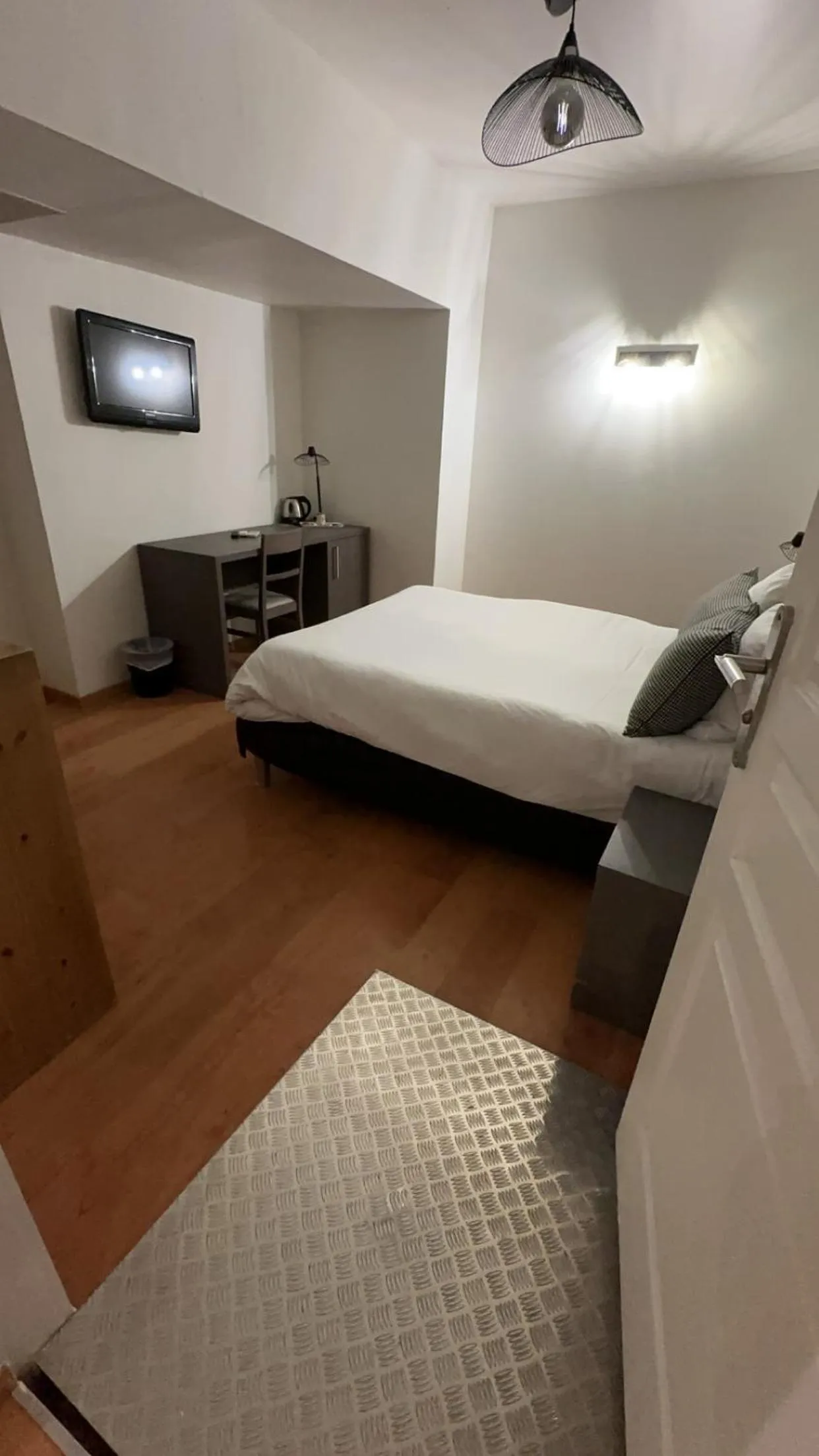 Bed in Icône Hôtel - Annecy