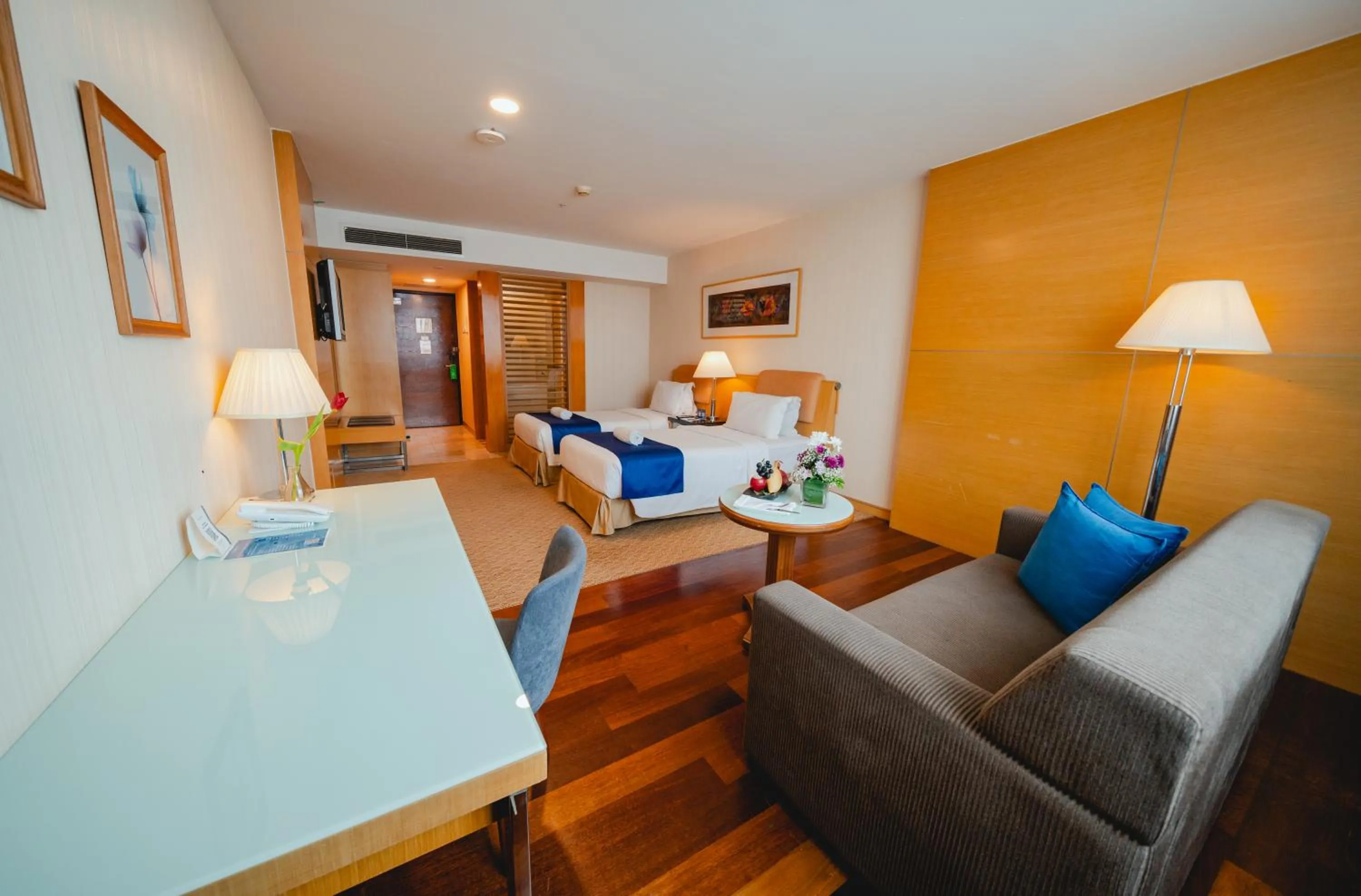 Photo of the whole room in Royale Chulan The Curve