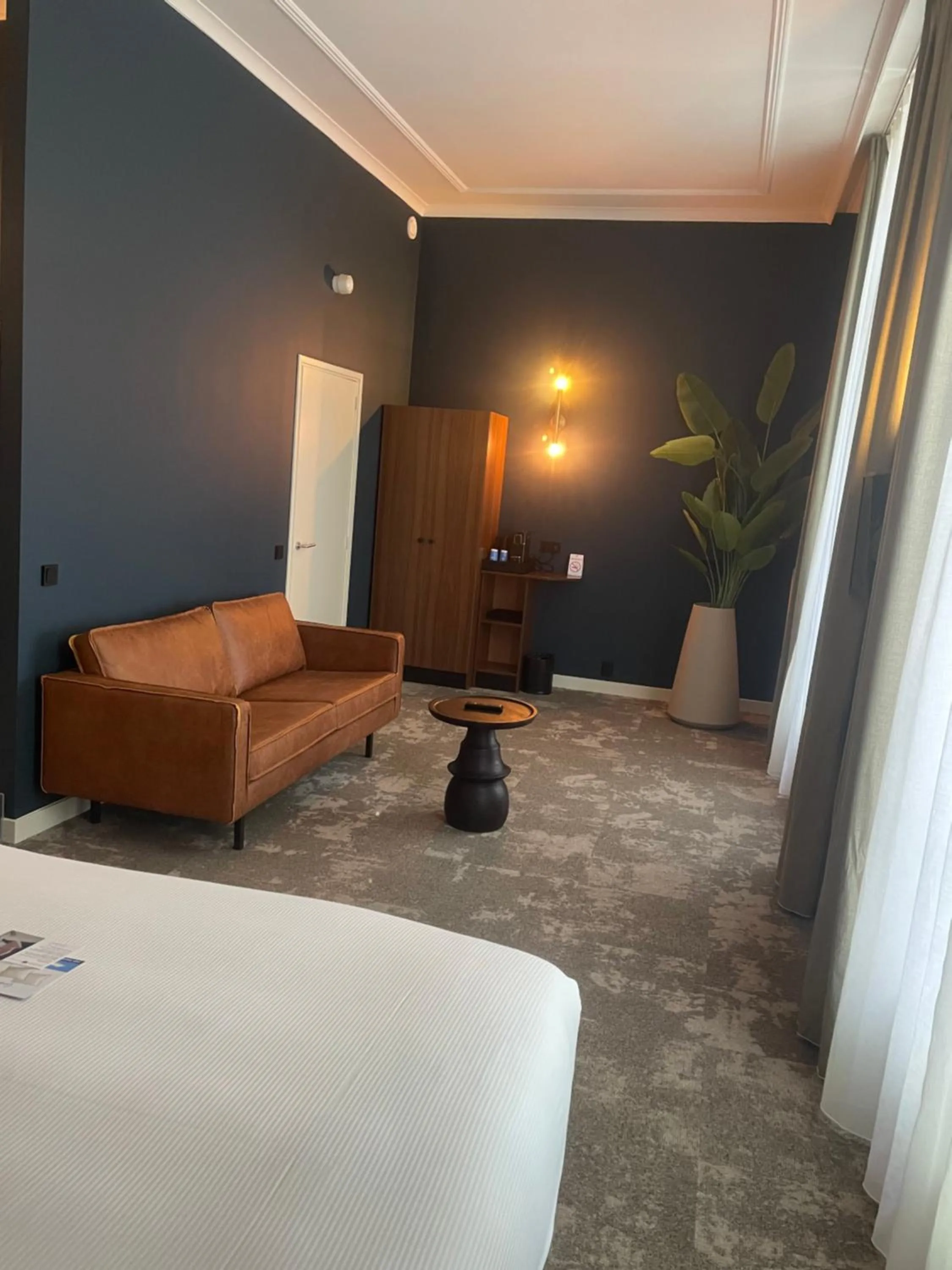 Photo of the whole room, Bed in Fletcher Hotel Paleis Stadhouderlijk Hof