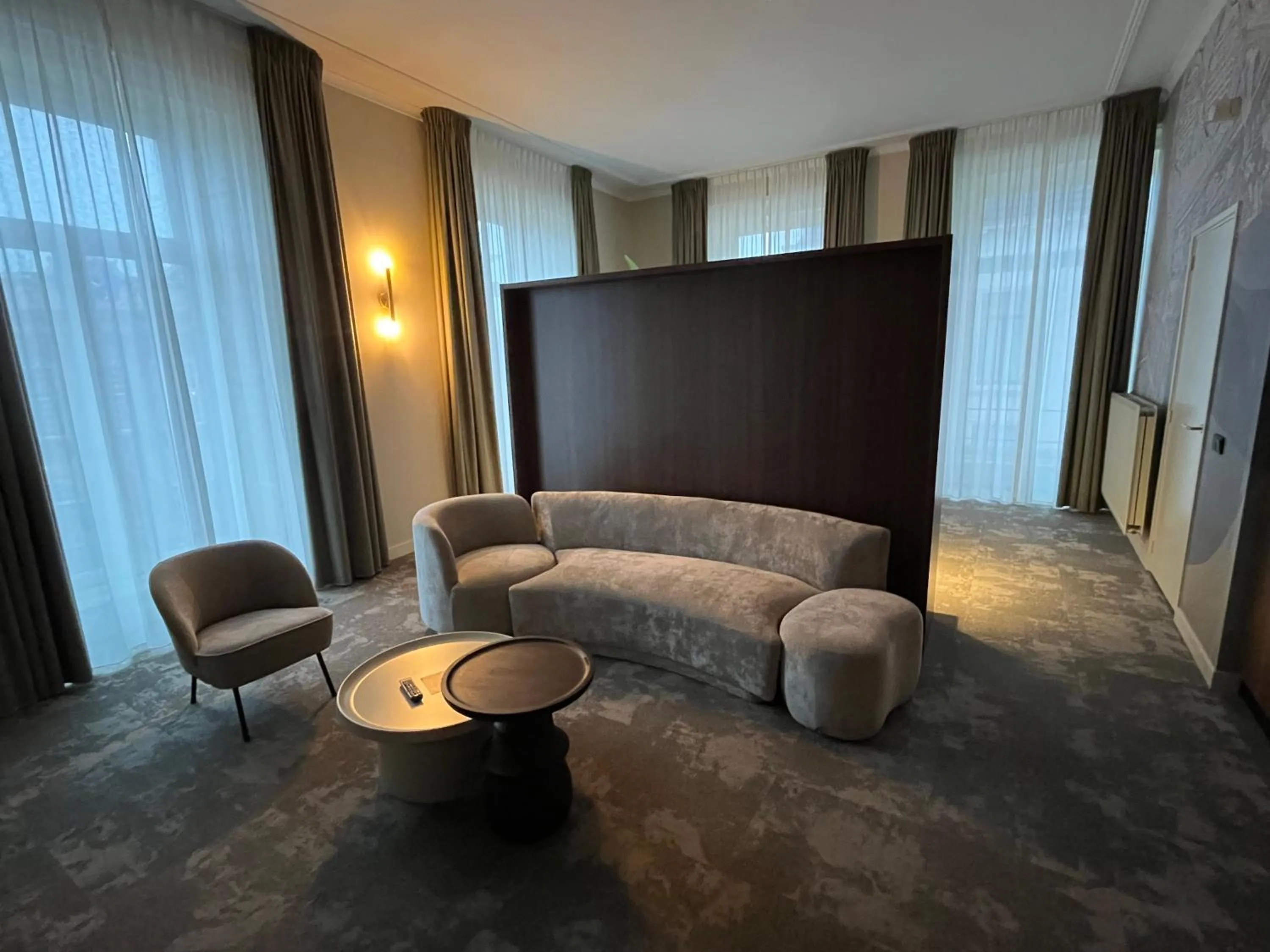 Seating area in Fletcher Hotel Paleis Stadhouderlijk Hof