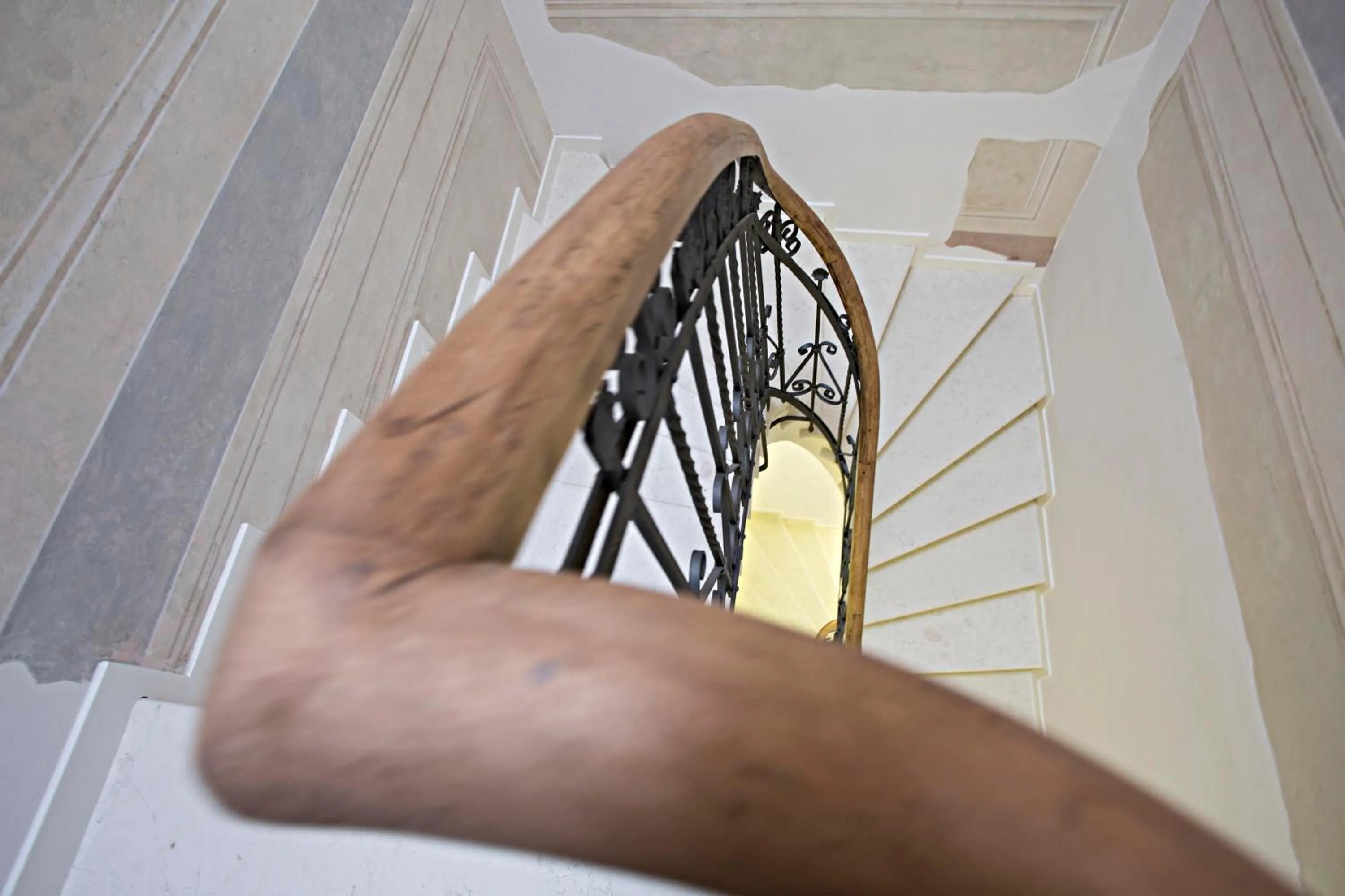 Decorative detail in Borgoleoni 18 - Room and Breakfast