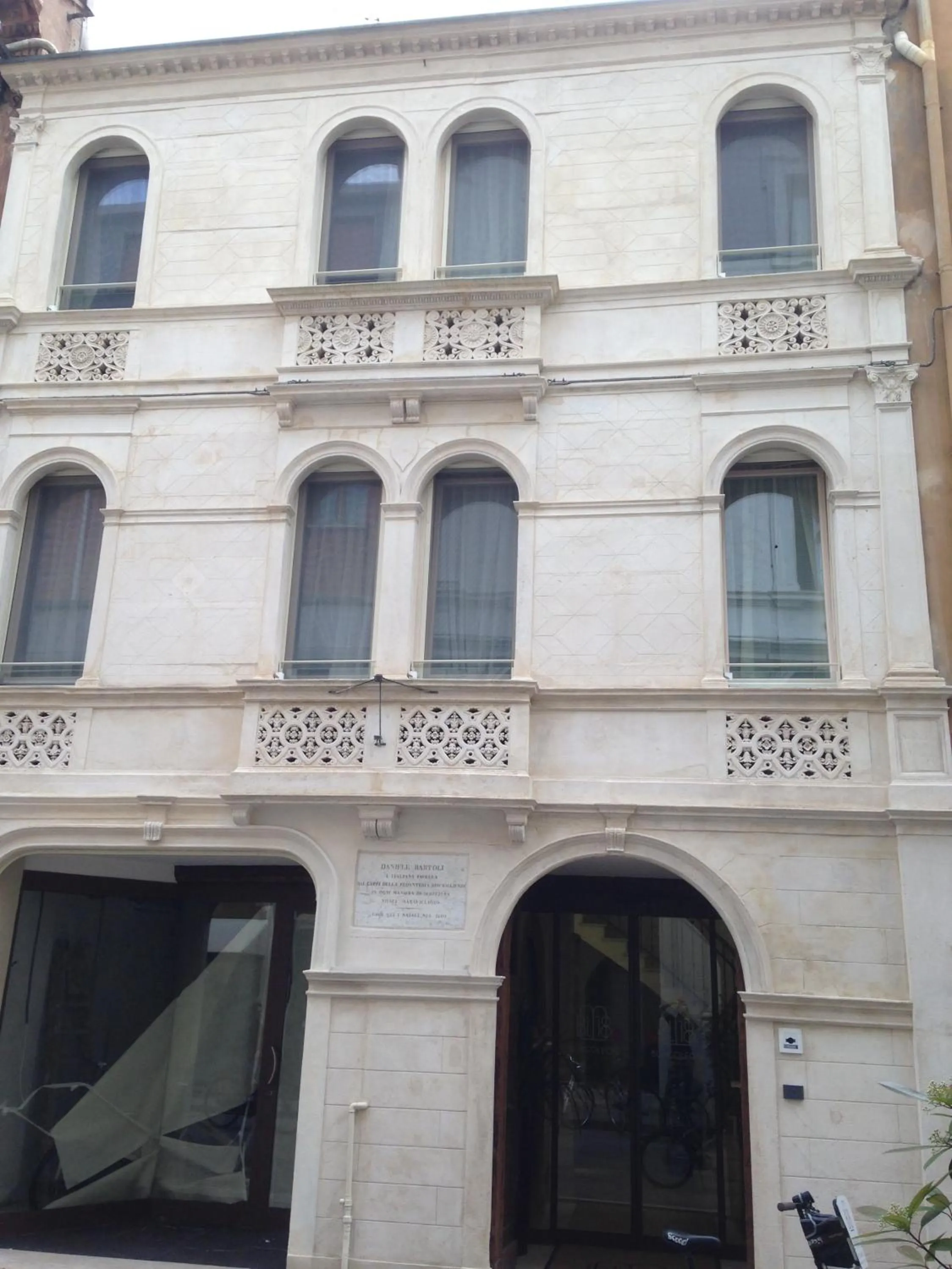Facade/entrance in Borgoleoni 18 - Room and Breakfast