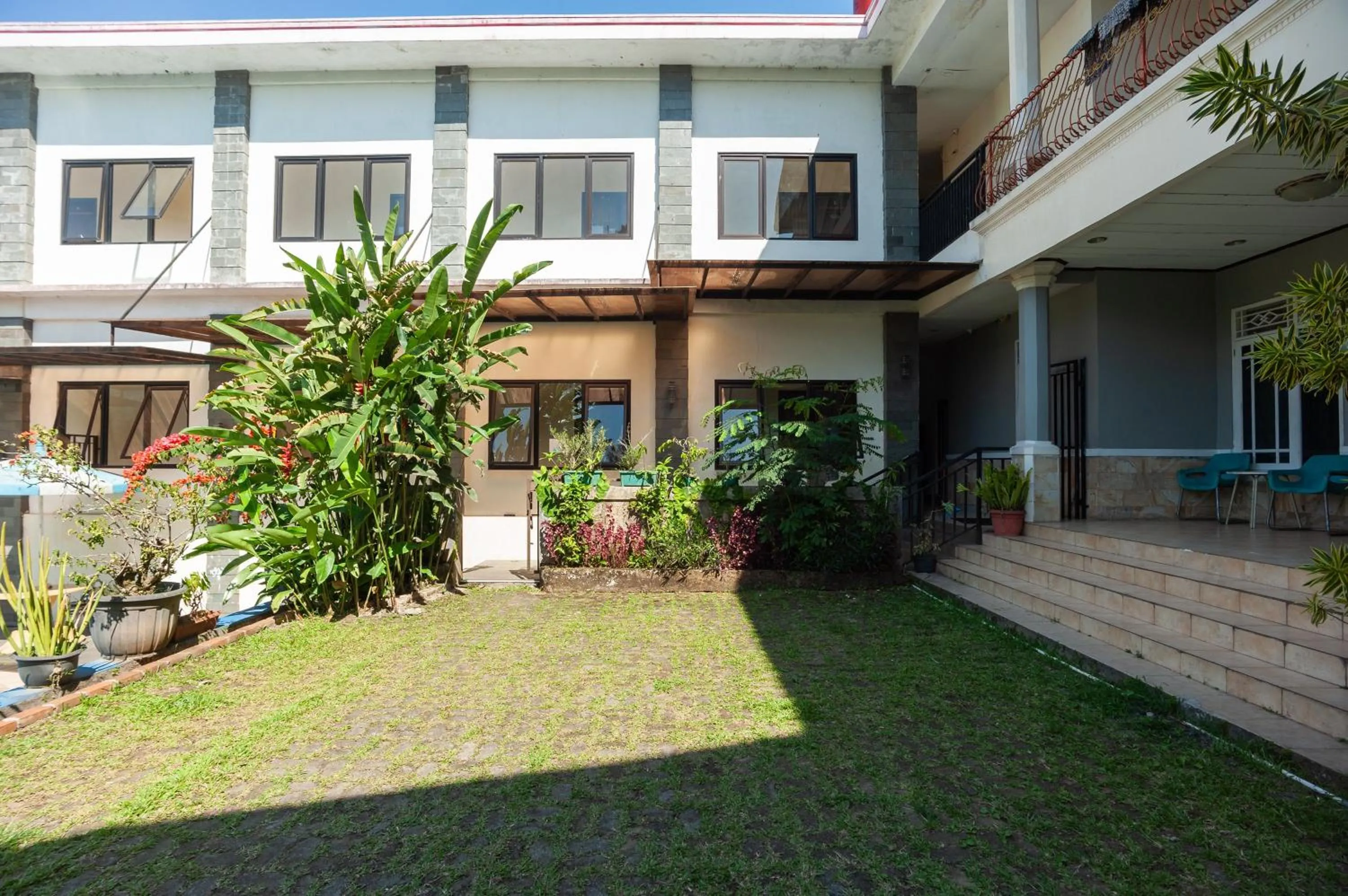 Property building in Urbanview Hotel Syariah Villa SM Cisarua Puncak by RedDoorz