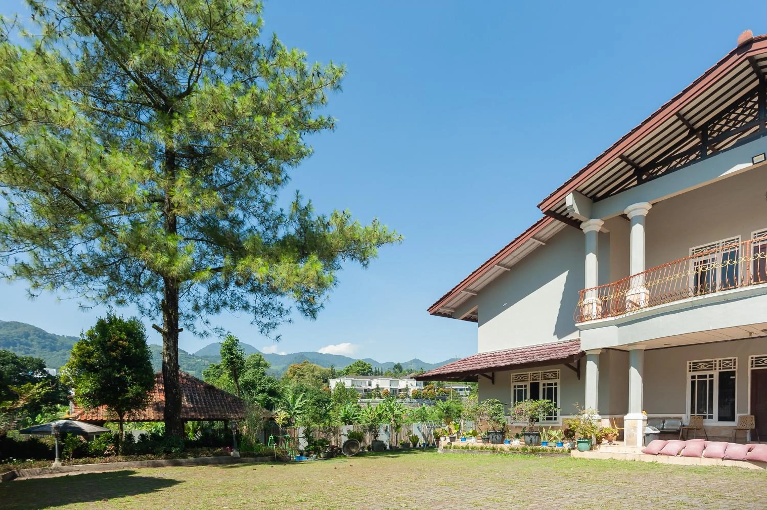 Property building in Urbanview Hotel Syariah Villa SM Cisarua Puncak by RedDoorz