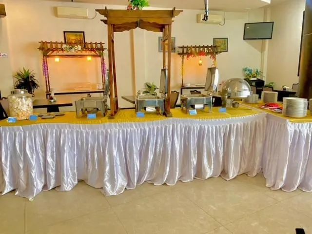 Restaurant/places to eat in OS Hotel Tanjung Uncang