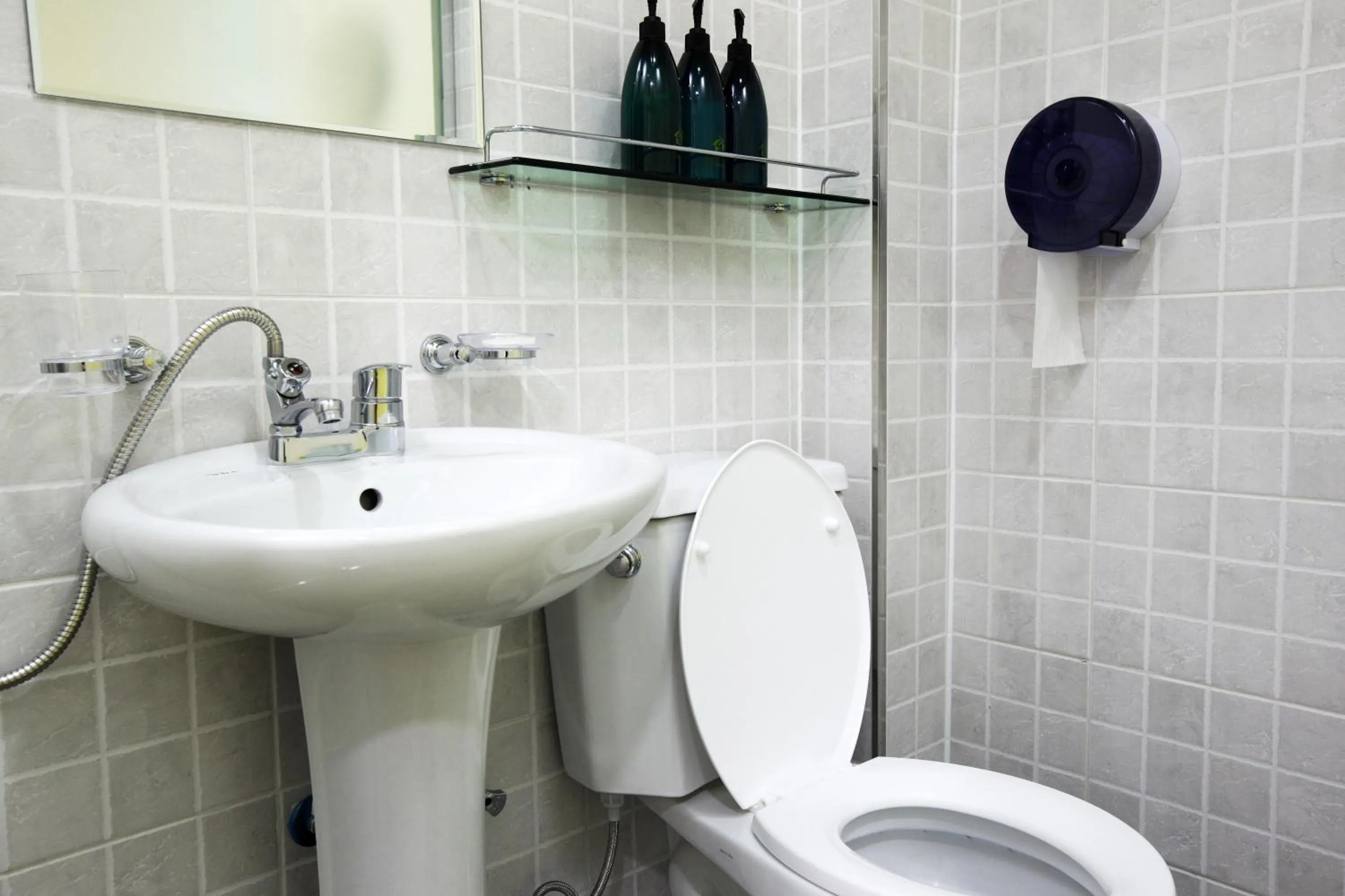 Shower in 24 Guesthouse Myeongdong Avenue