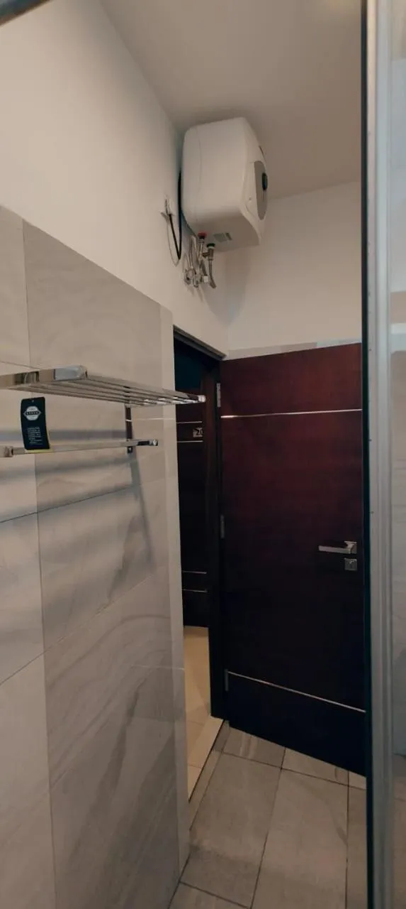 Bathroom in The Kings Colombo