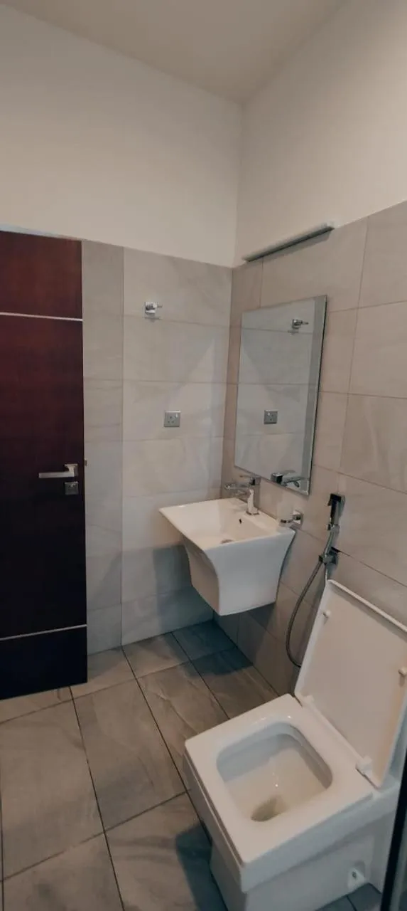 Bathroom in The Kings Colombo