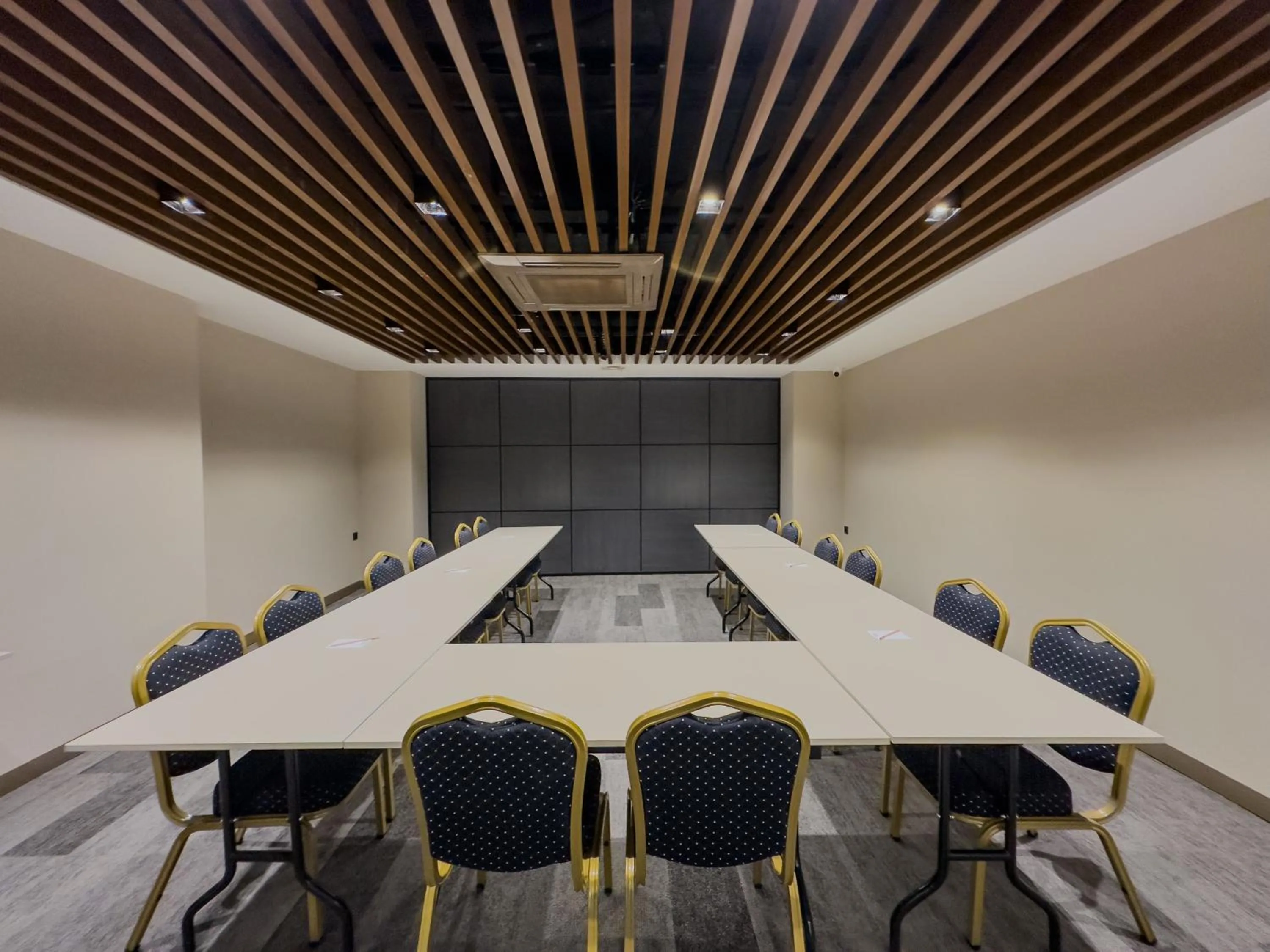 Meeting/conference room in Quality Gold Suite Hotel