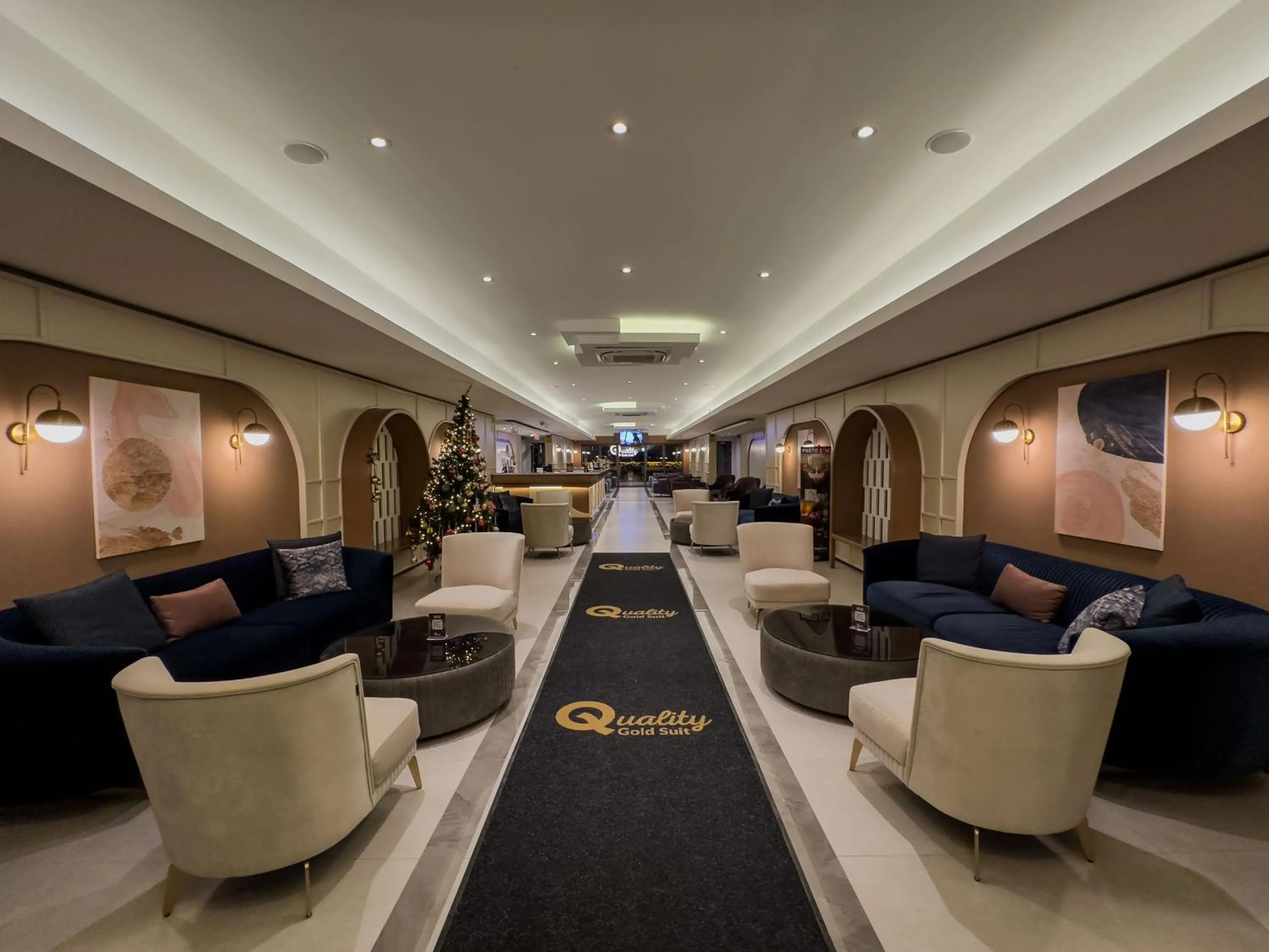 Lobby or reception in Quality Gold Suite Hotel