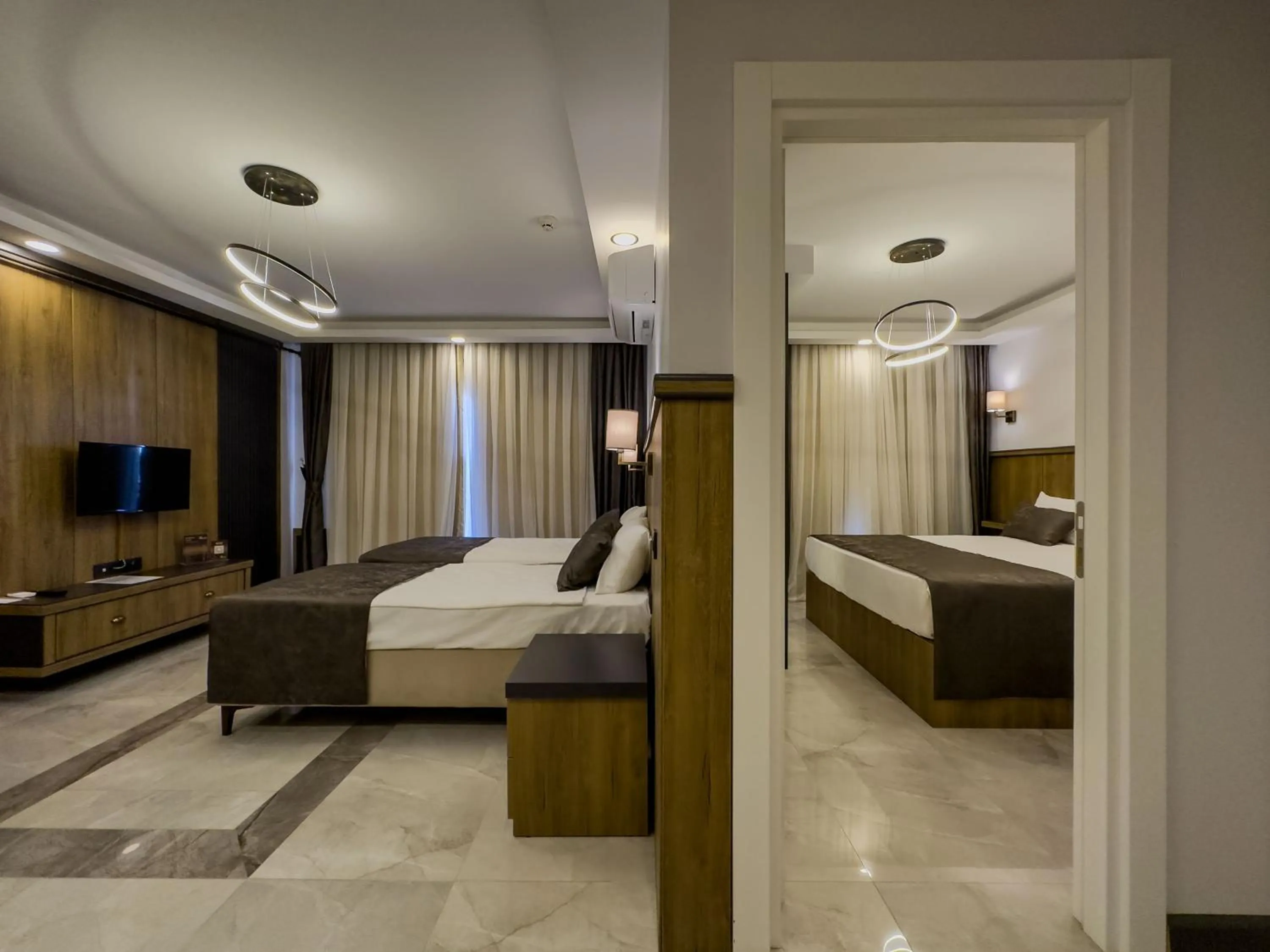 Bedroom, Bed in Quality Gold Suite Hotel