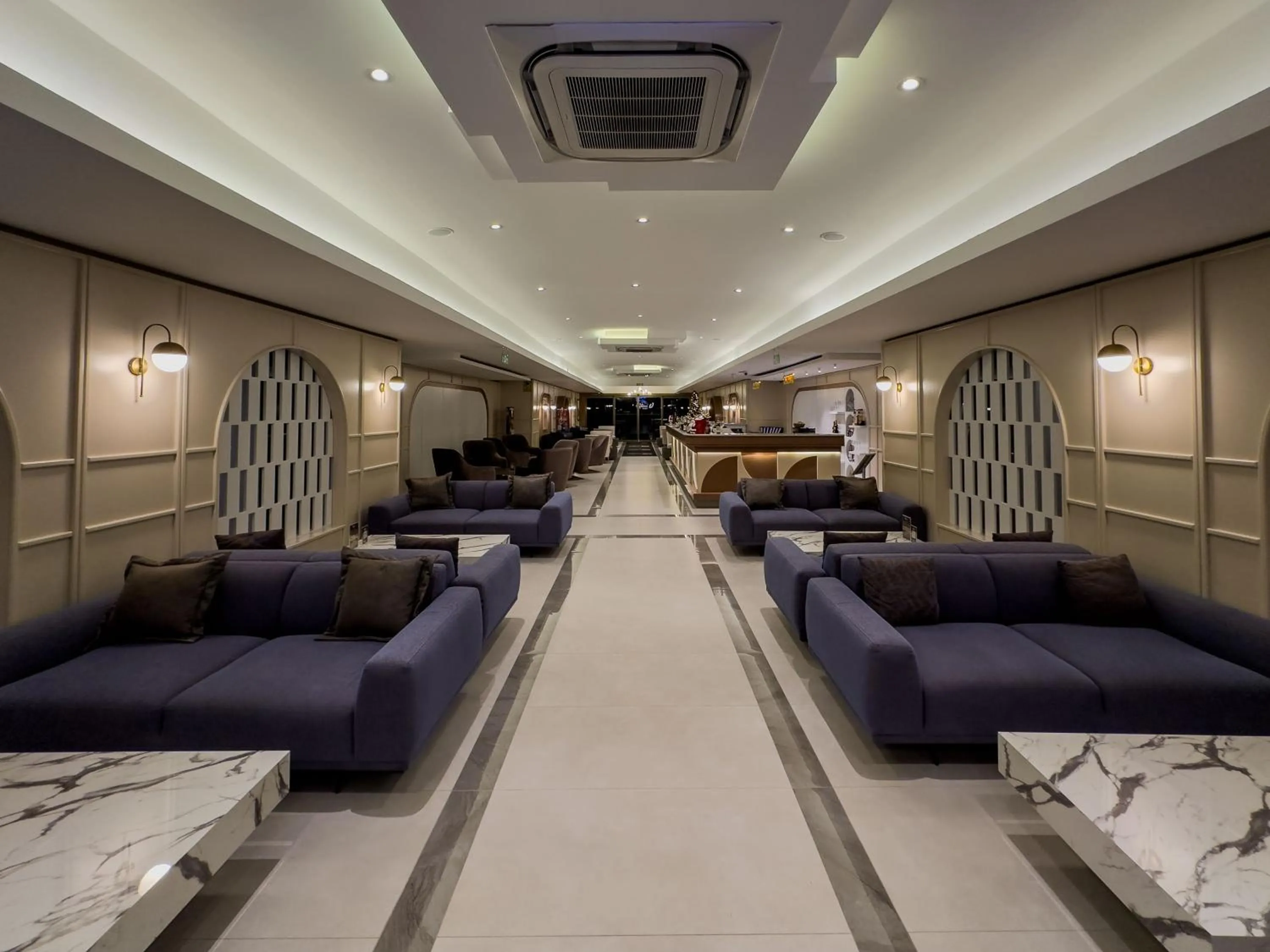 Lobby or reception in Quality Gold Suite Hotel