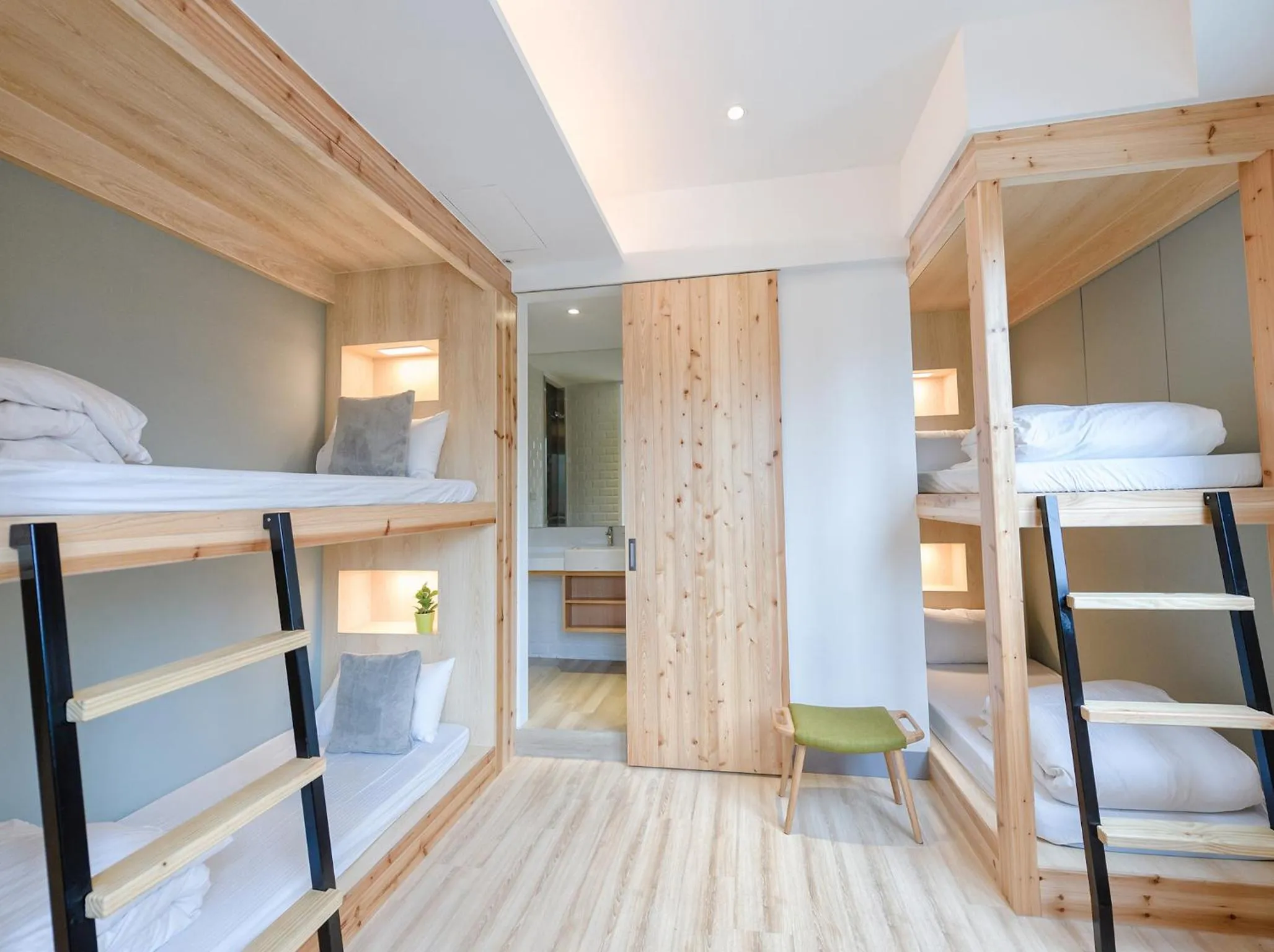 bunk bed, Bed in MEANDER Taipei