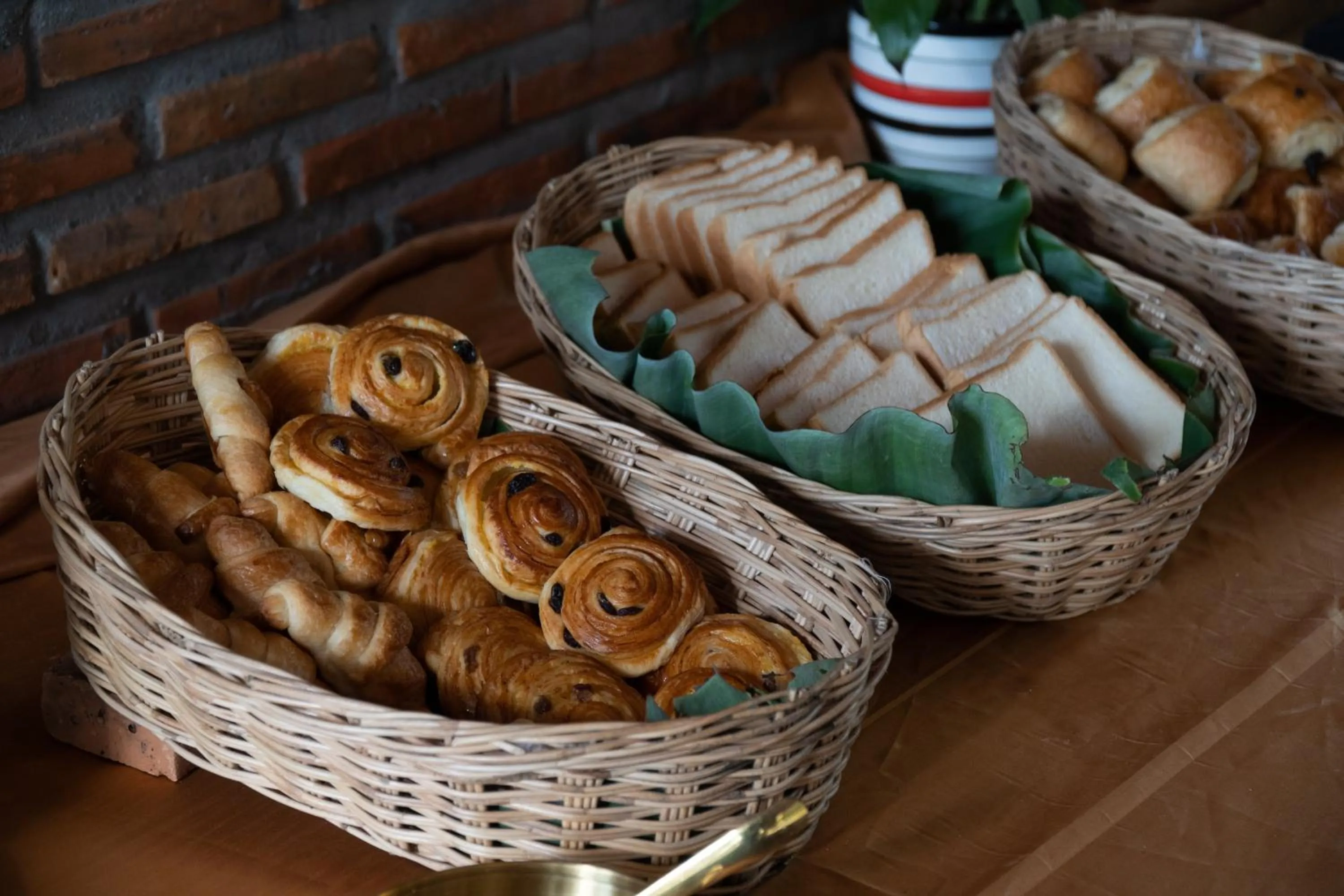 Restaurant/places to eat in Khemara Sovannphum Hotel