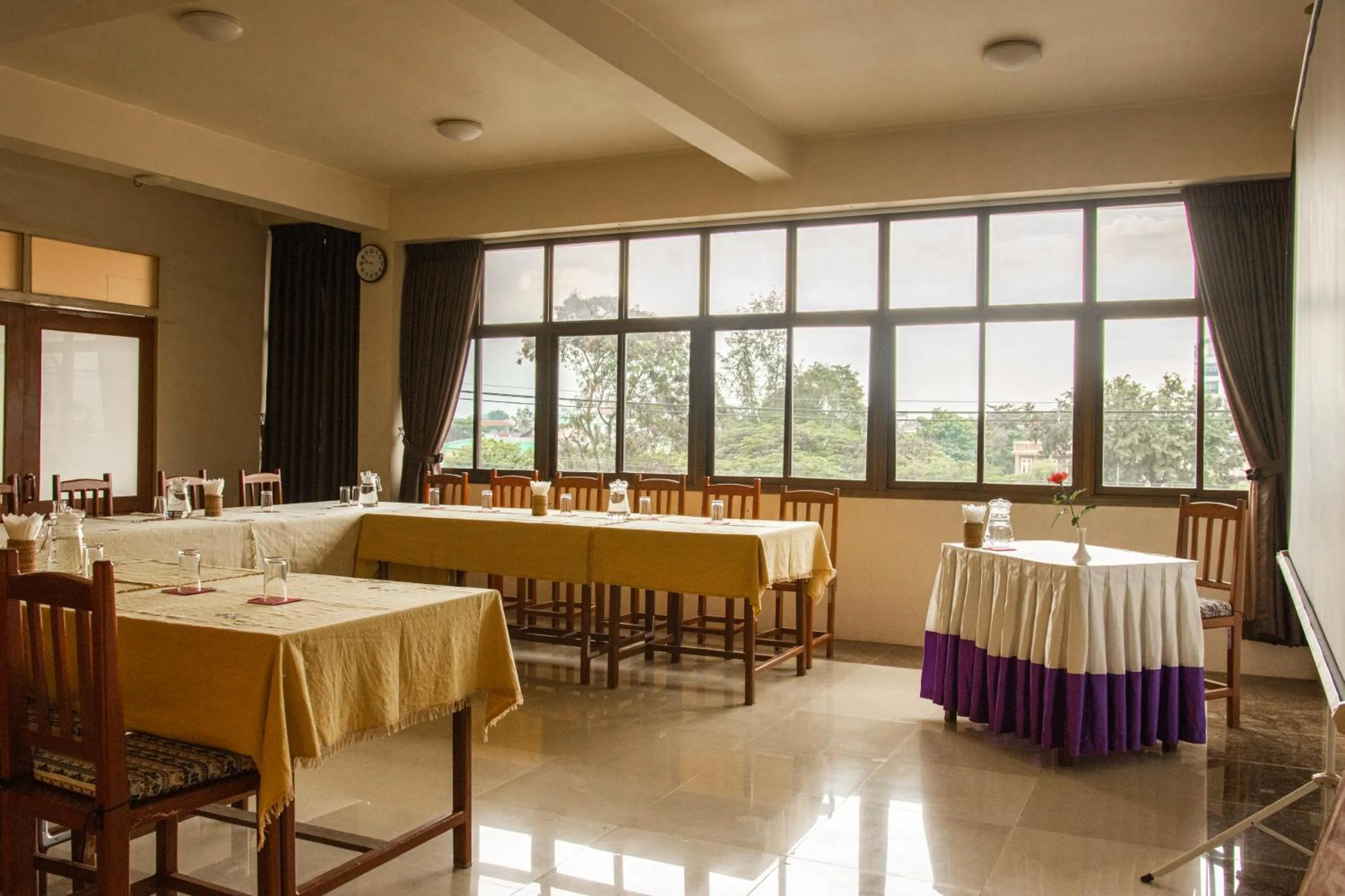 Meeting/conference room in Inle Apex Hotel