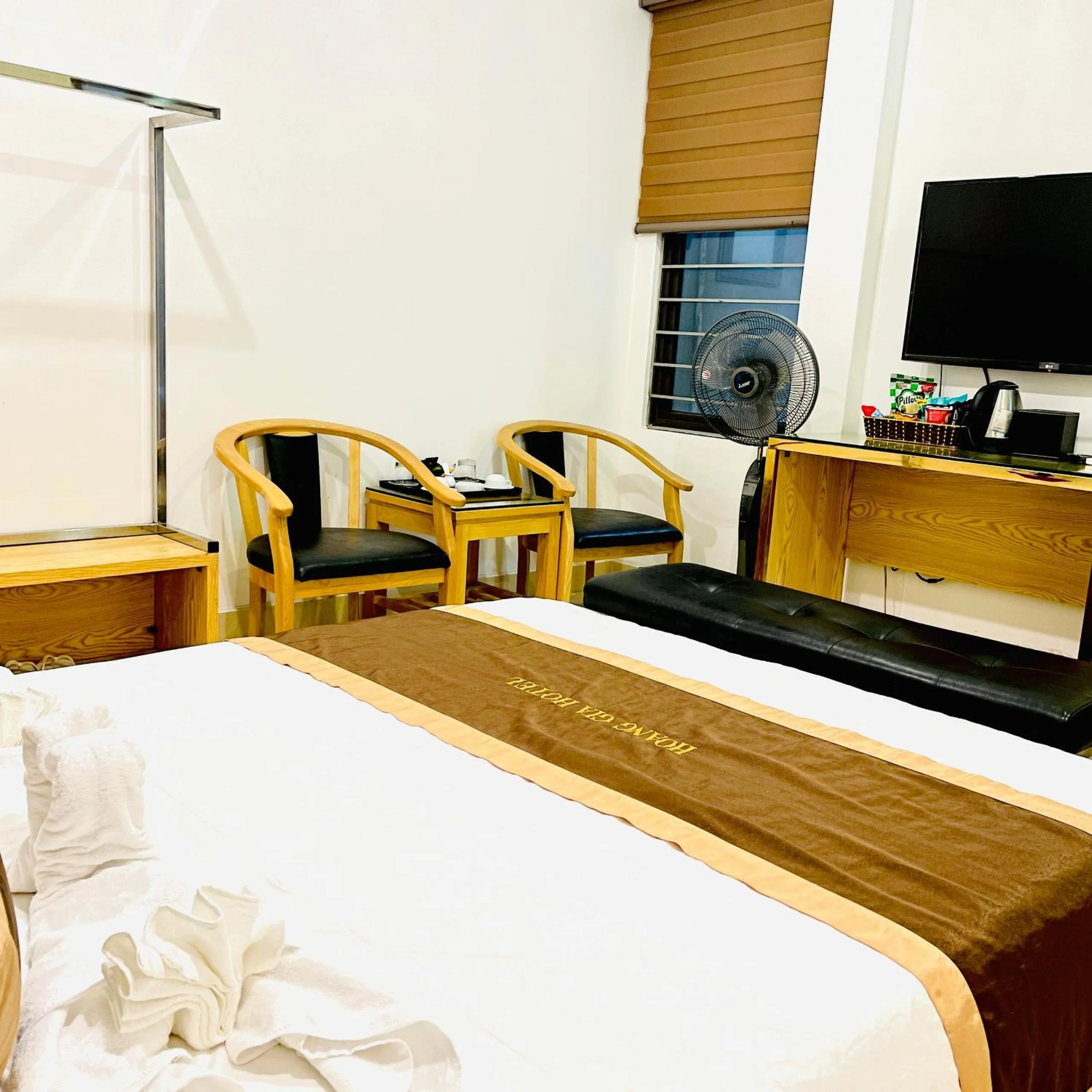 Coffee/tea facilities, Bed in Hoàng Gia Hotel