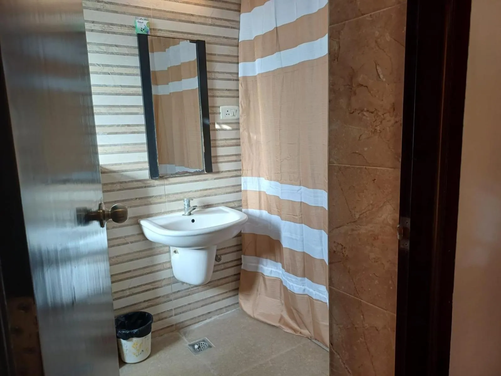 Shower in D and A BOUTIQUE HOTEL PERUNGUDI