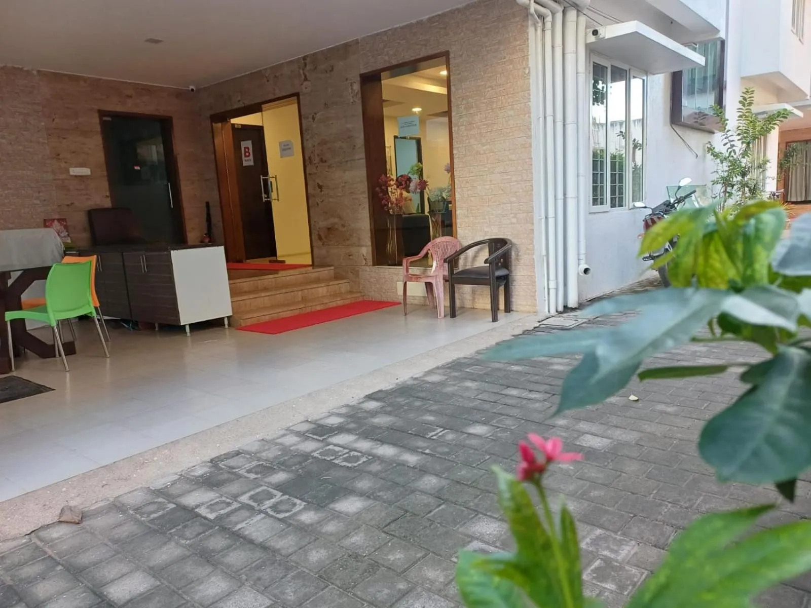 Facade/entrance in D and A BOUTIQUE HOTEL PERUNGUDI