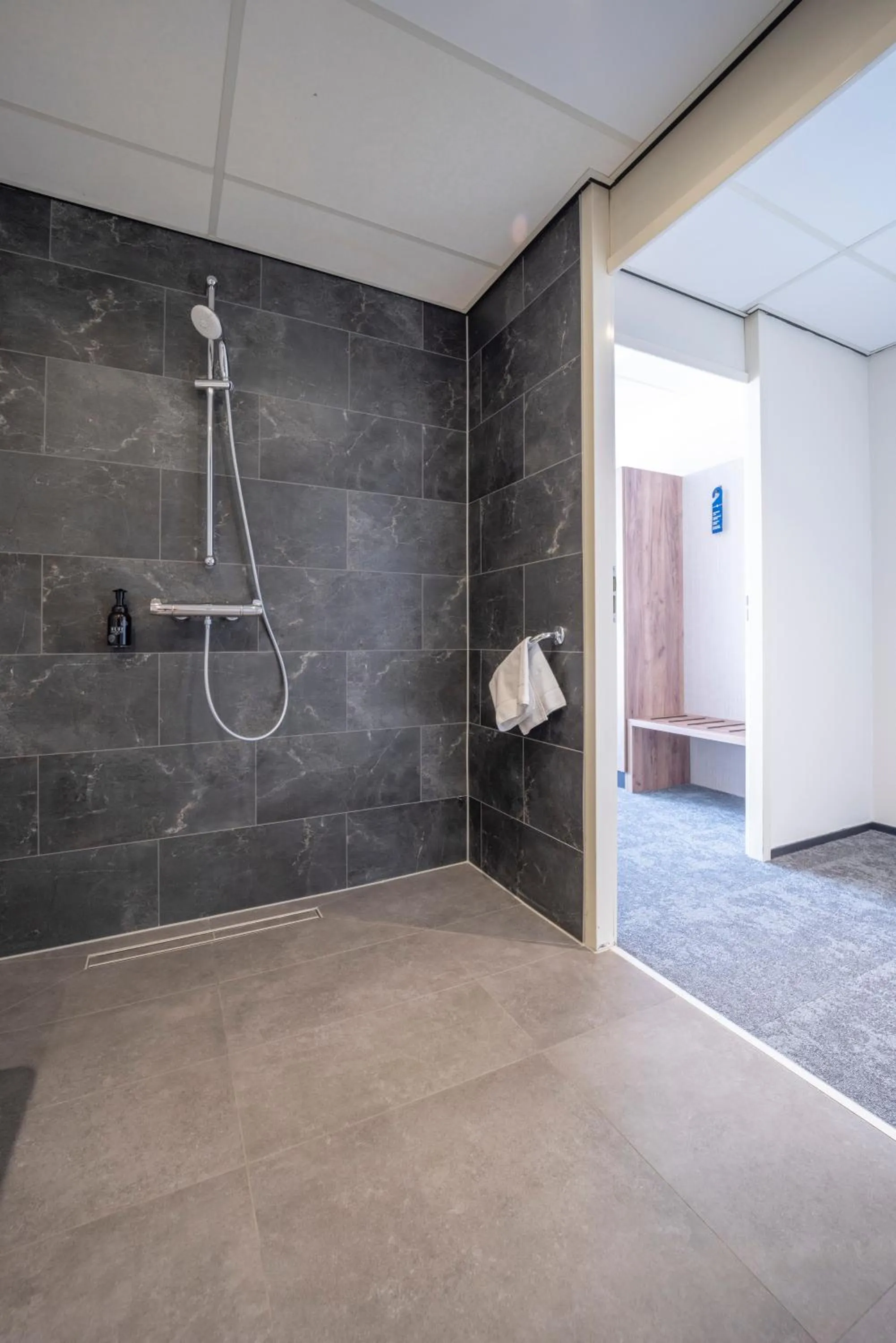 Shower in Fletcher Hotel - Restaurant de Zeegser Duinen