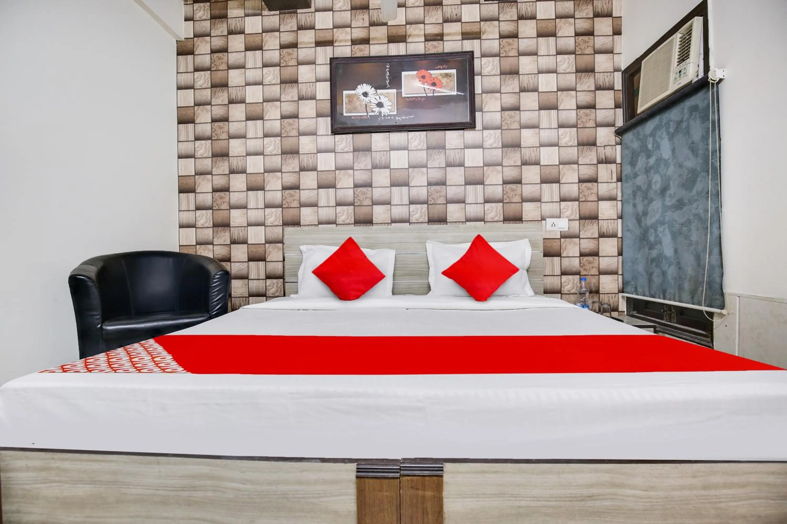 Bedroom, Bed in Hotel O Inder Inn