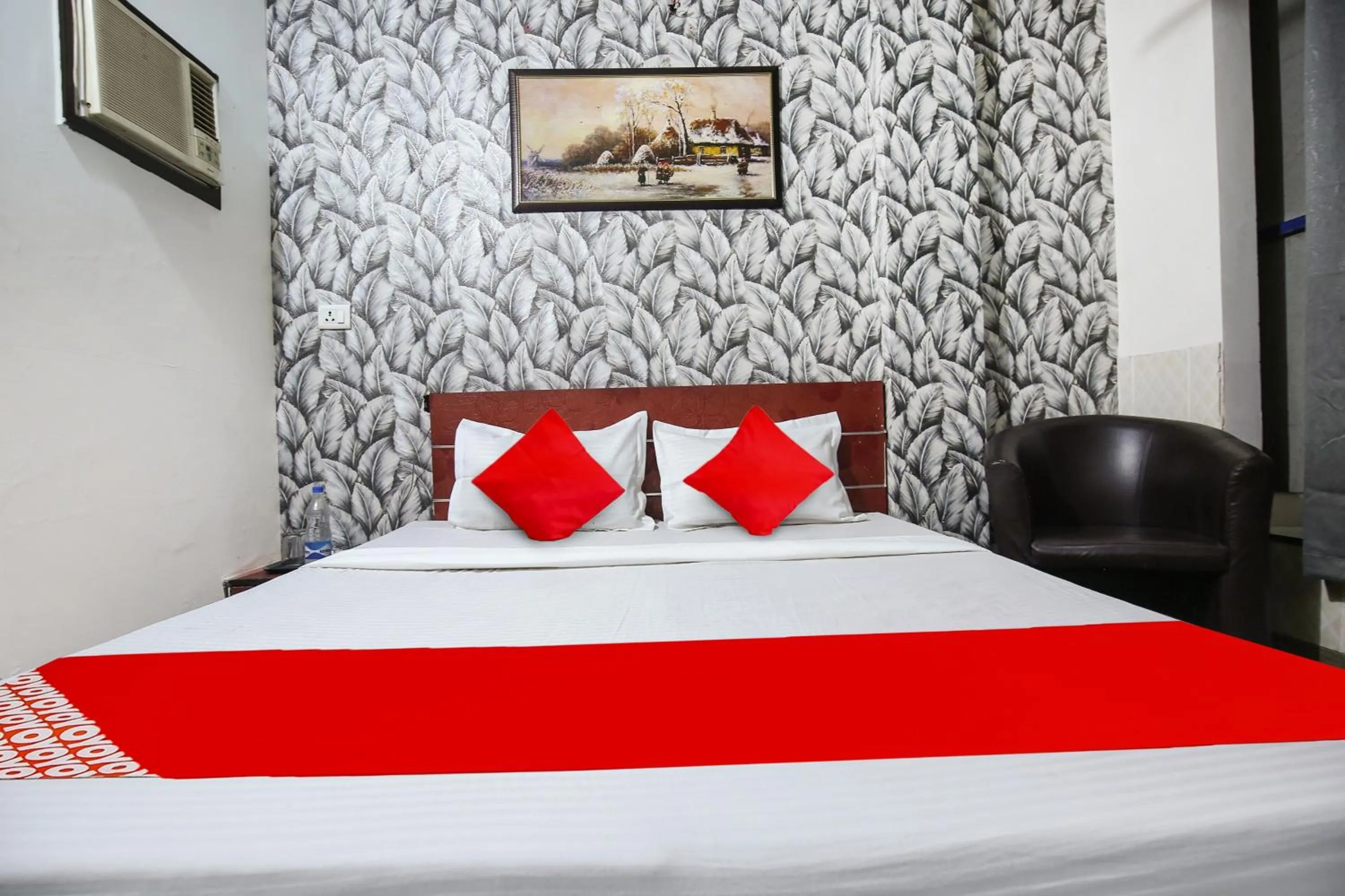 Bedroom, Bed in Hotel O Inder Inn