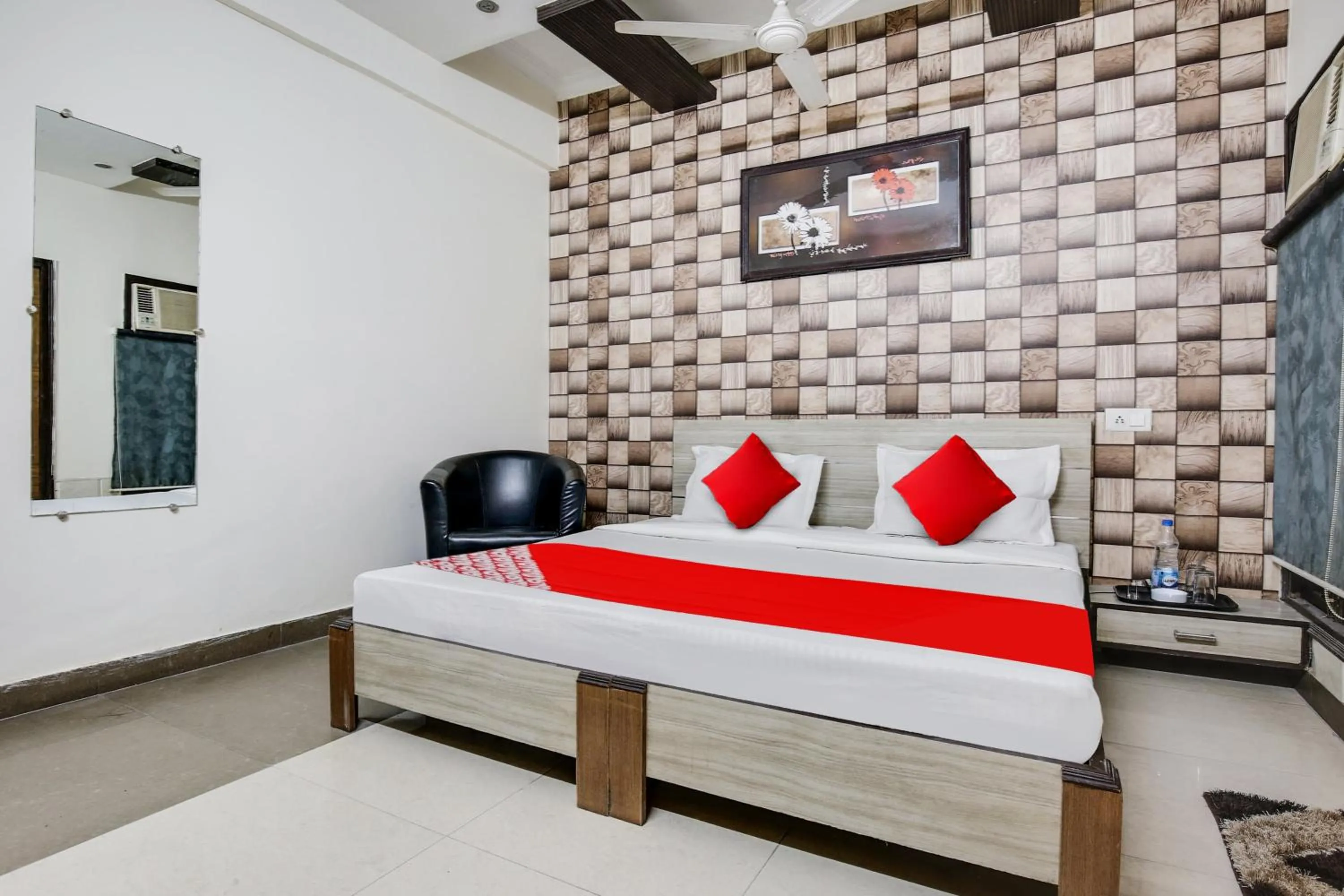 Bedroom, Bed in Hotel O Inder Inn