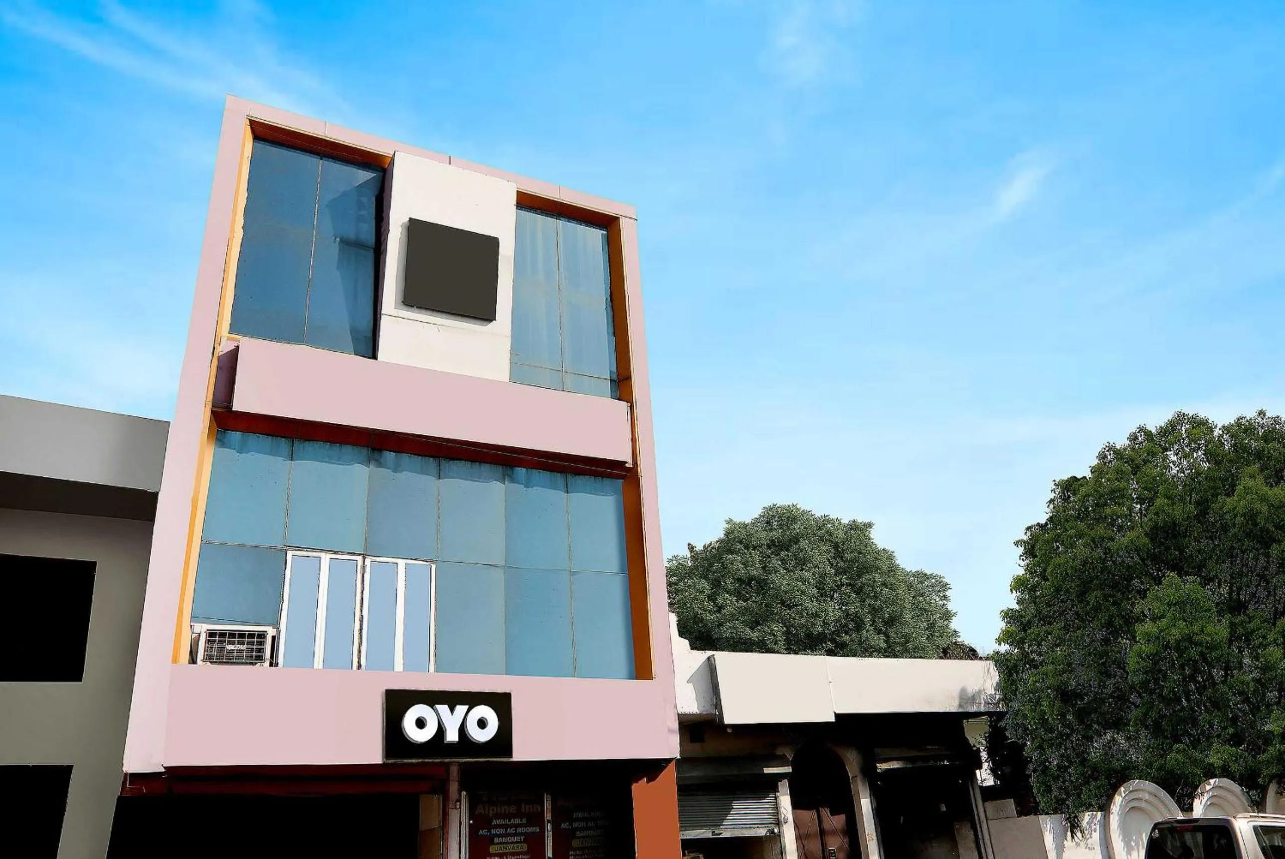 Facade/entrance in Hotel O by OYO Alpine Home