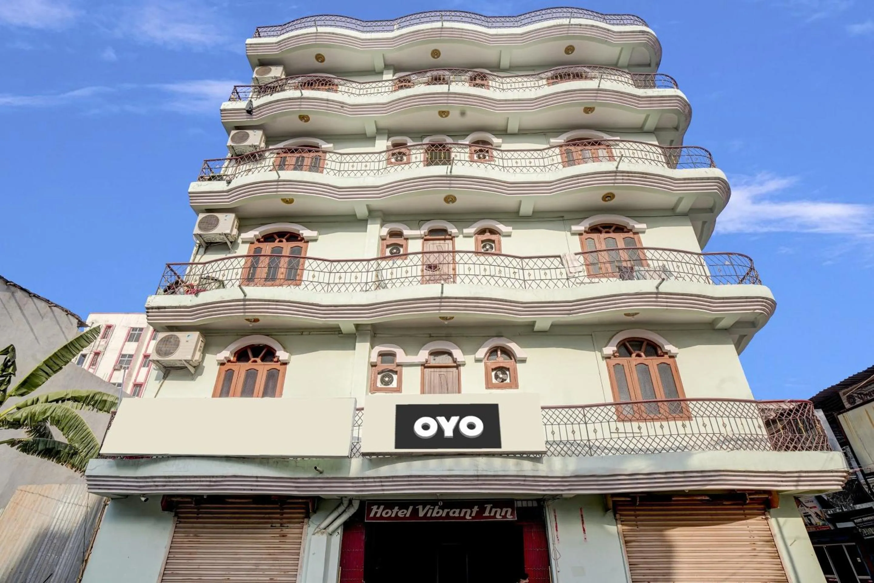 Facade/entrance in Hotel O Vibrant Inn