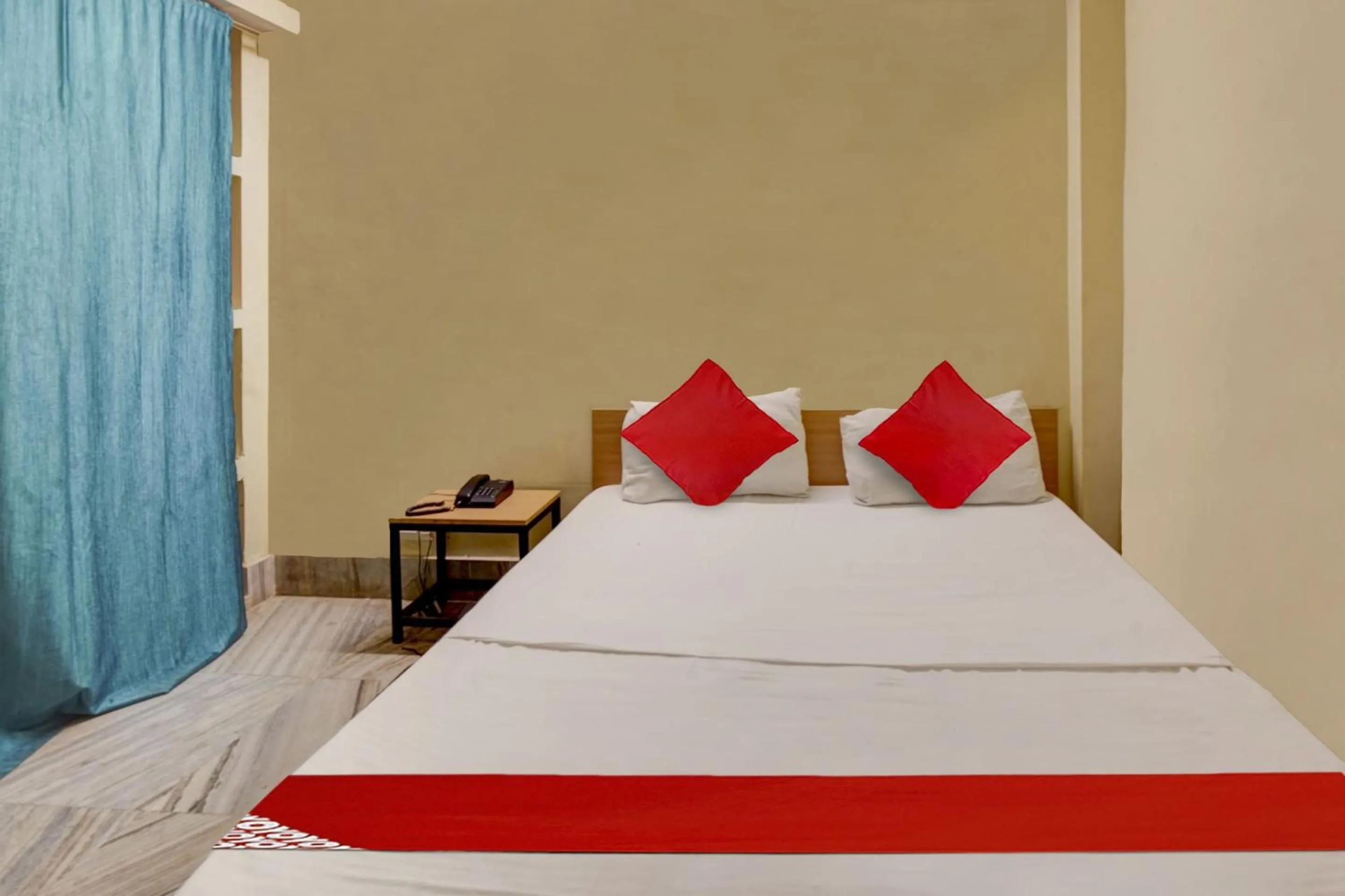 Facade/entrance in Hotel O Vibrant Inn