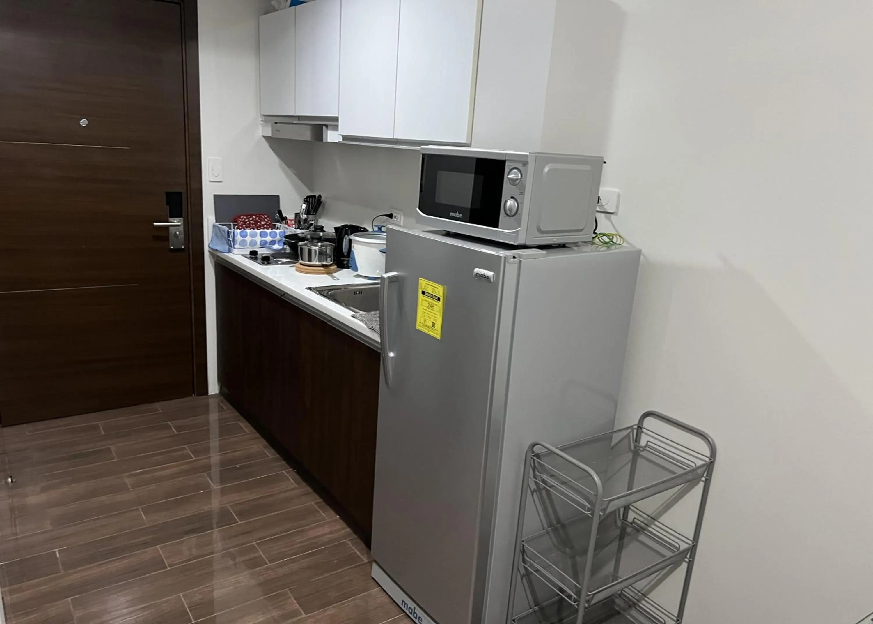 Kitchen or kitchenette in Luxury Air Residences By Makati