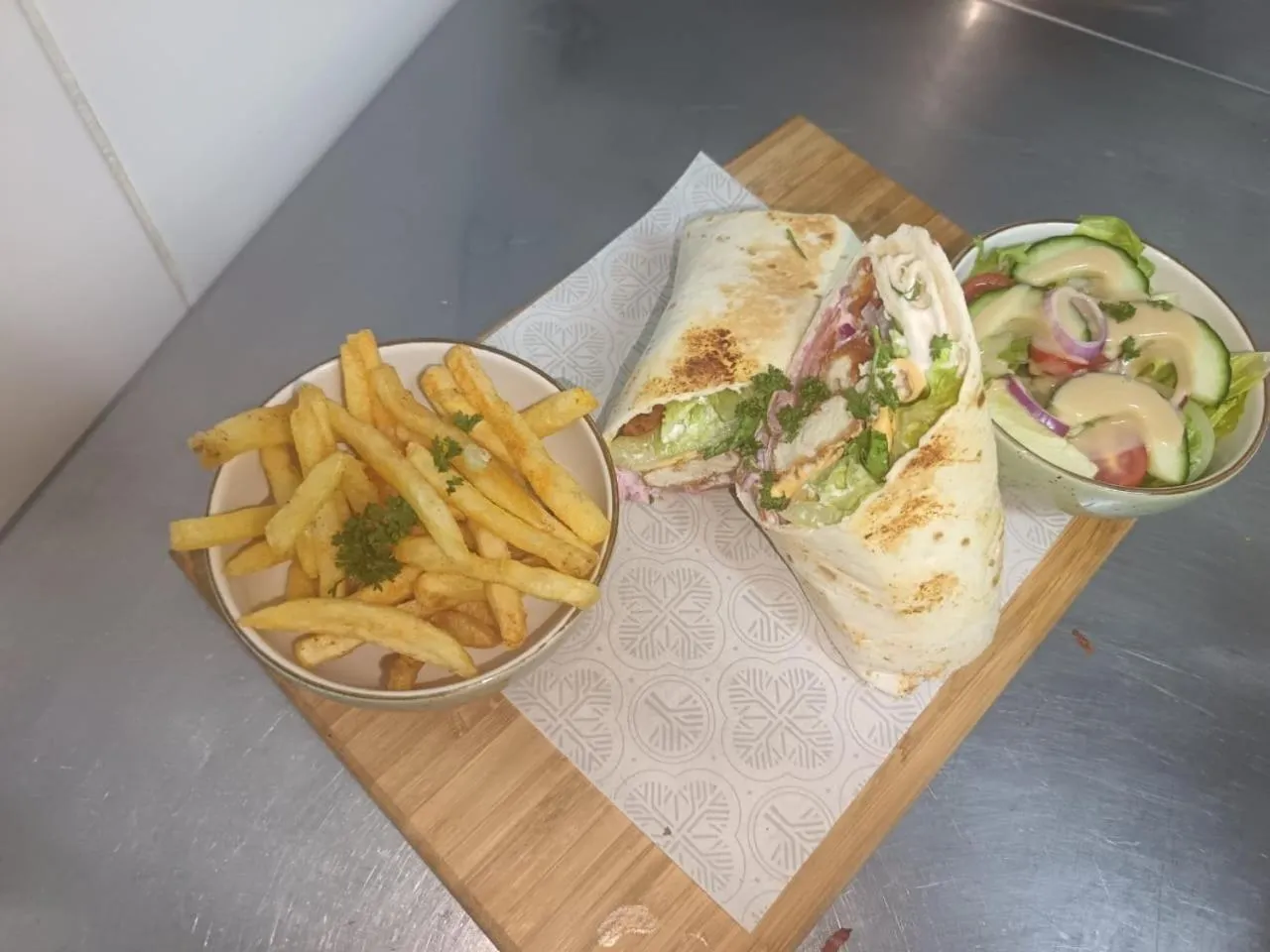 Restaurant/places to eat in Road Lodge Isando