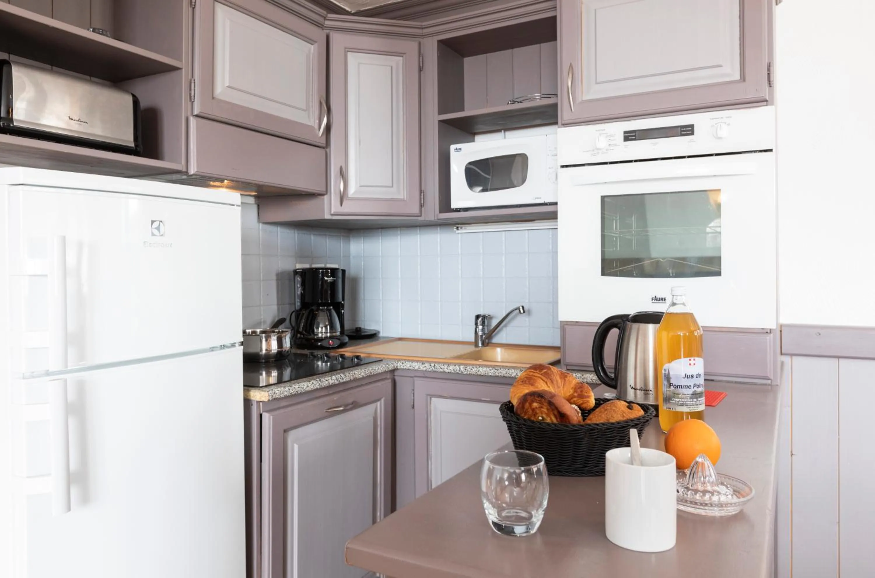 Kitchen or kitchenette in Chalet des Neiges Plein Sud