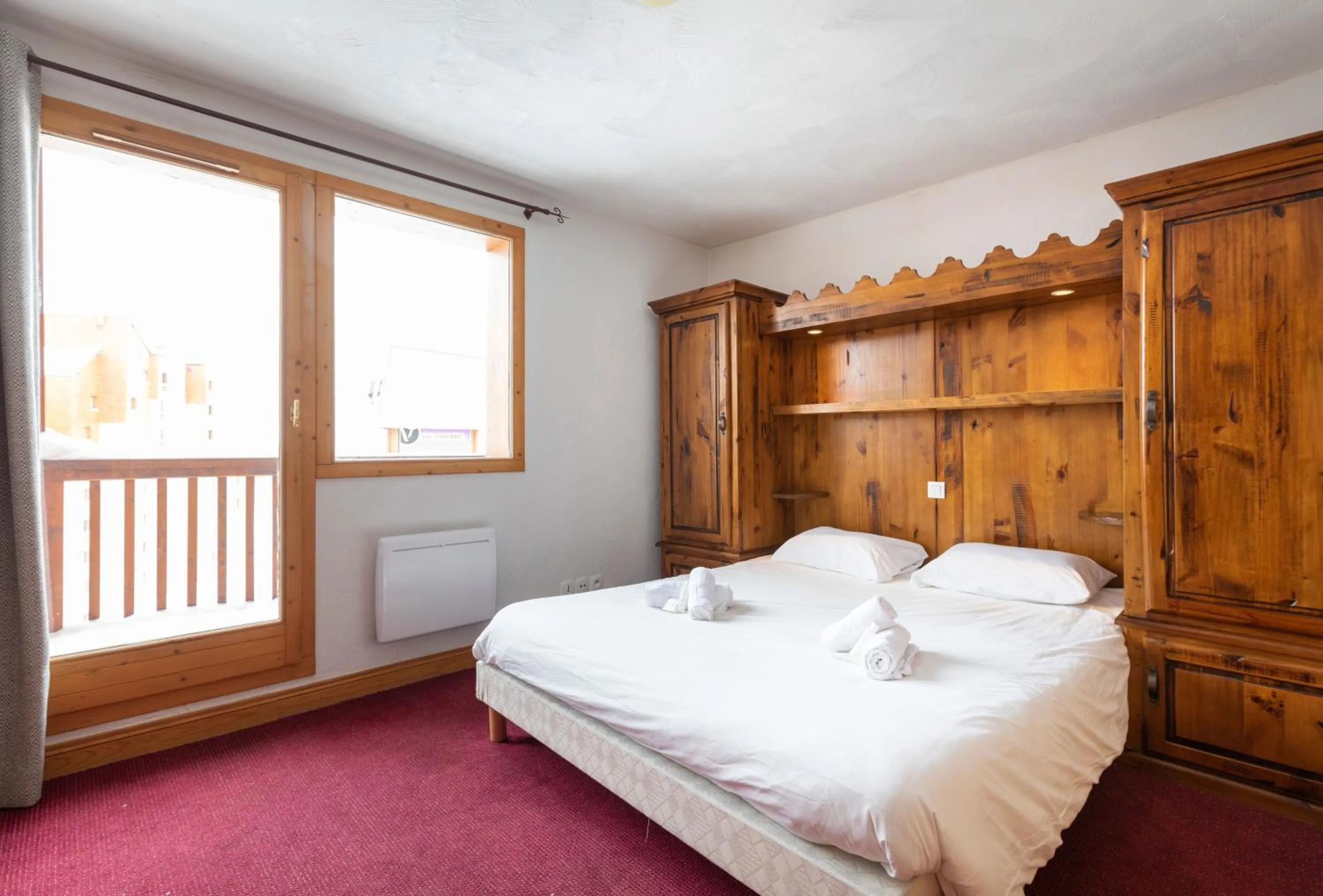Bedroom, Bed in Chalet des Neiges Plein Sud