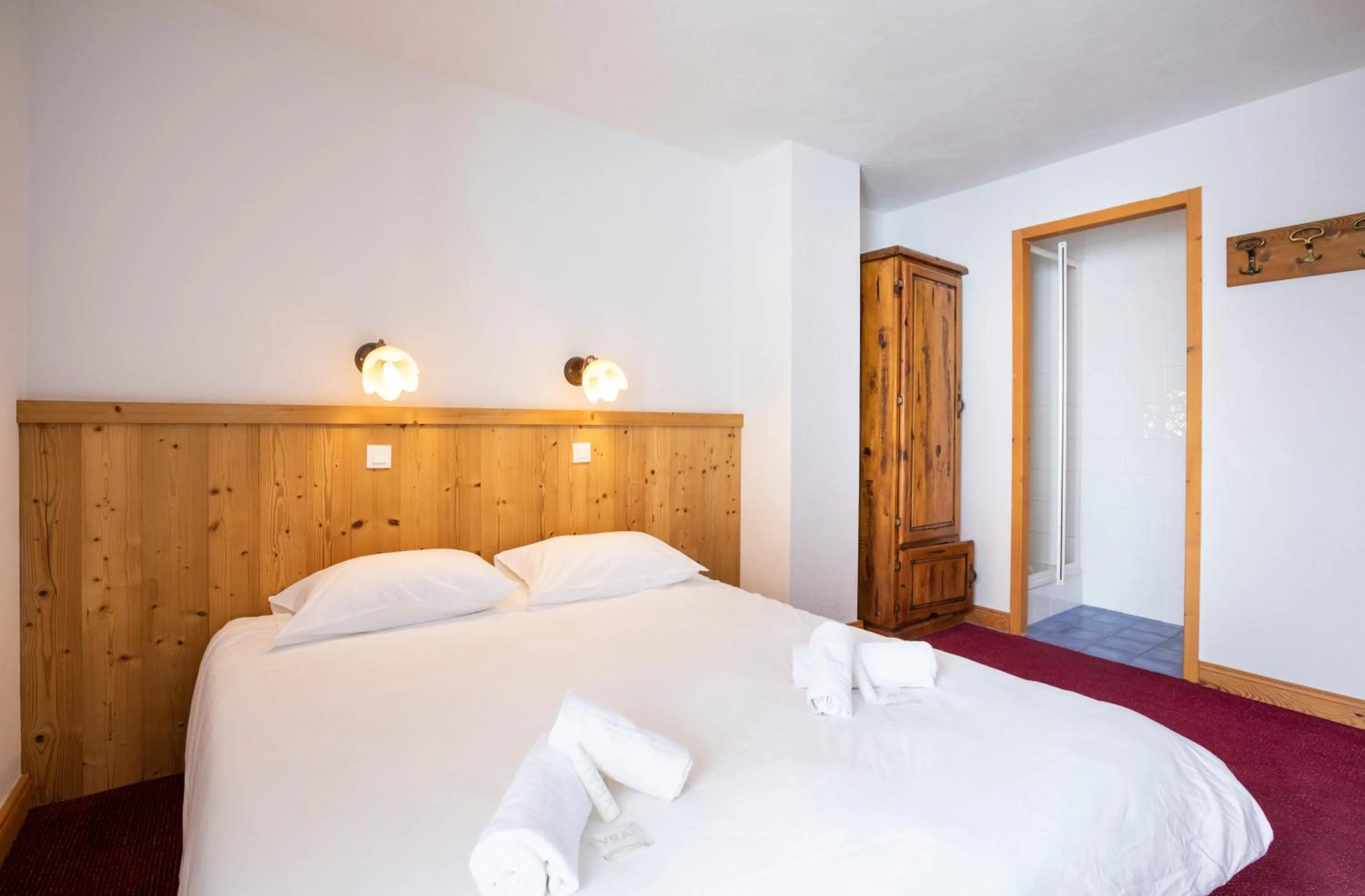 Bedroom, Bed in Chalet des Neiges Plein Sud