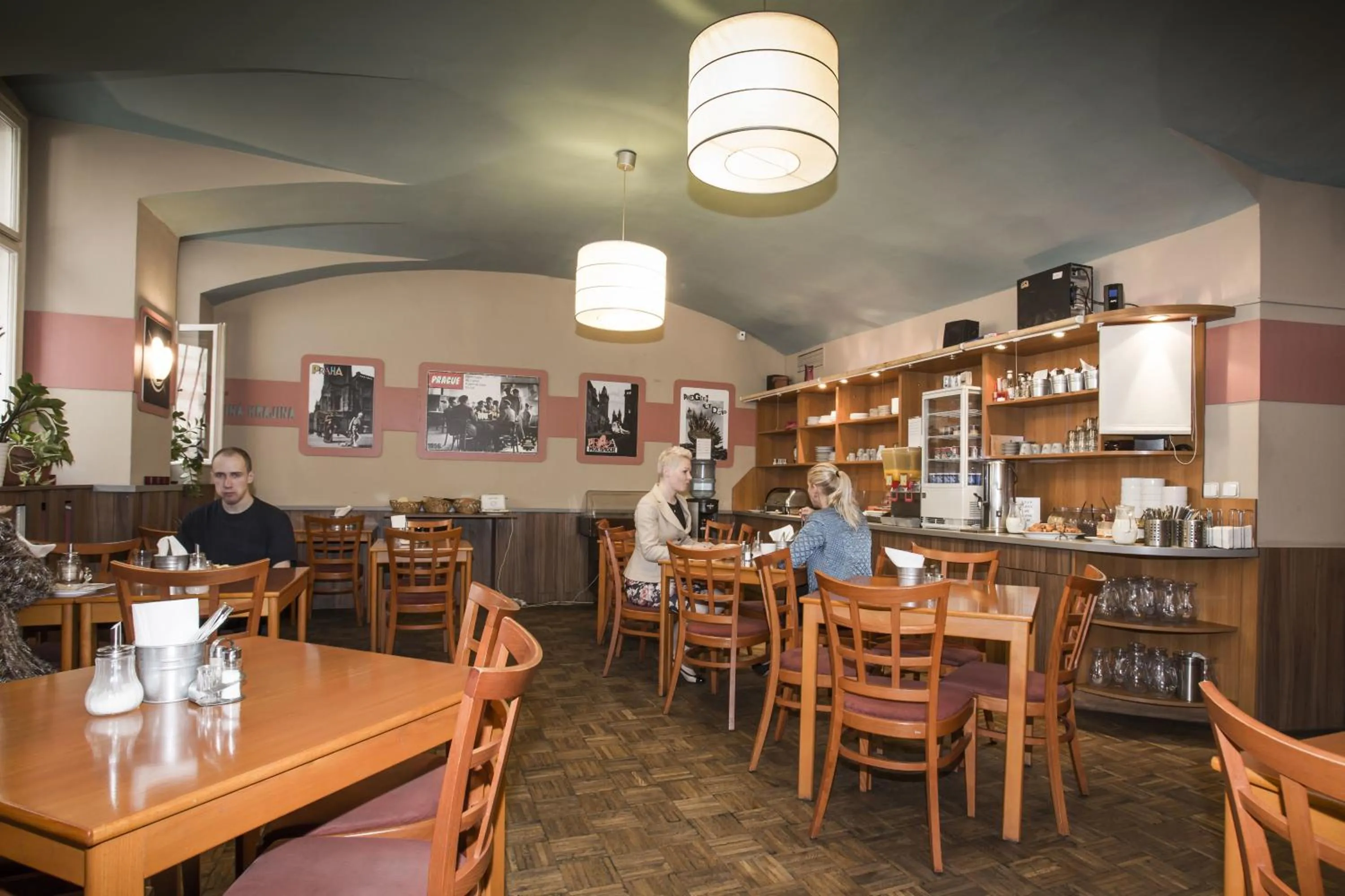 Restaurant/places to eat in Novoměstský hotel