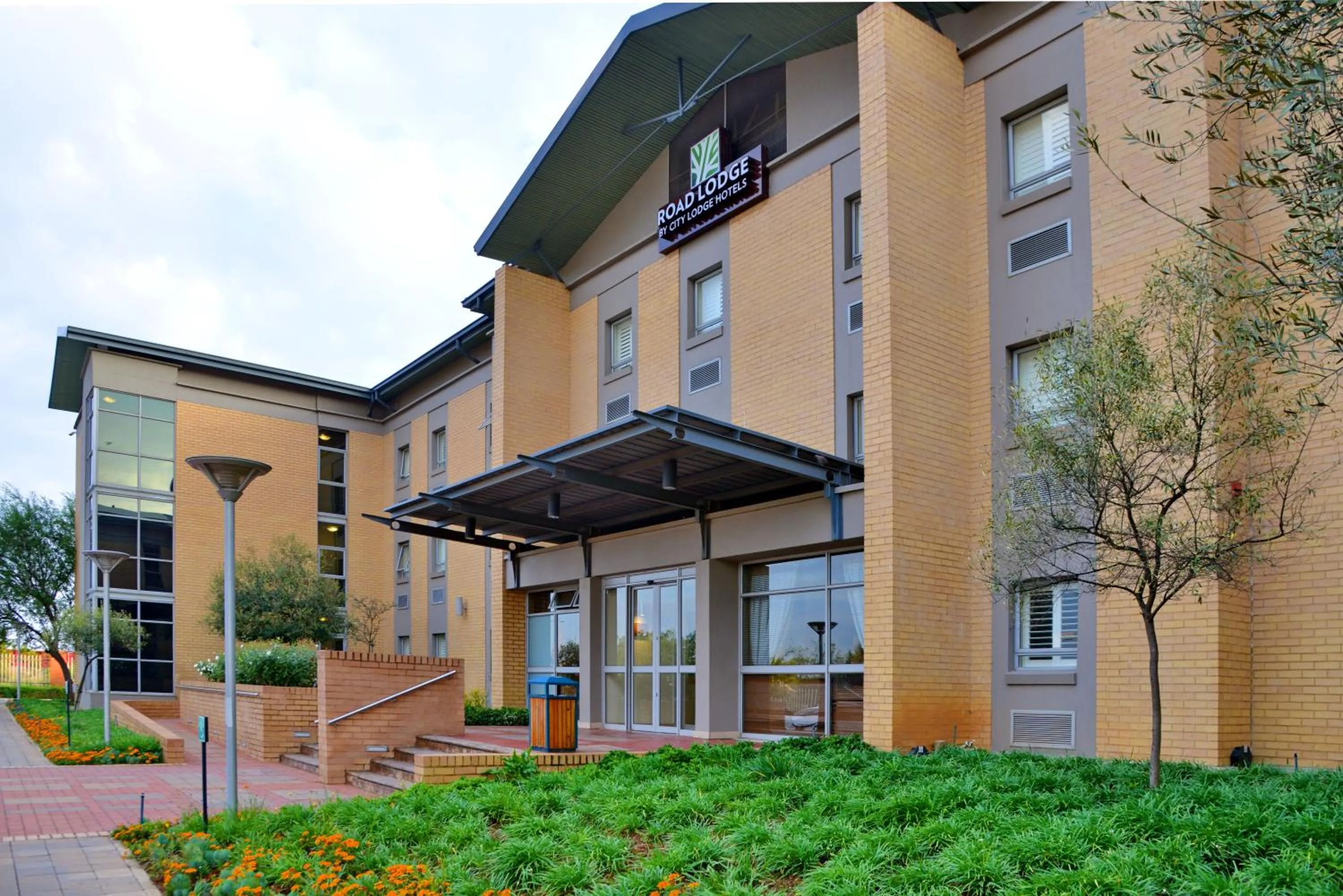 Property building in Road Lodge Southgate