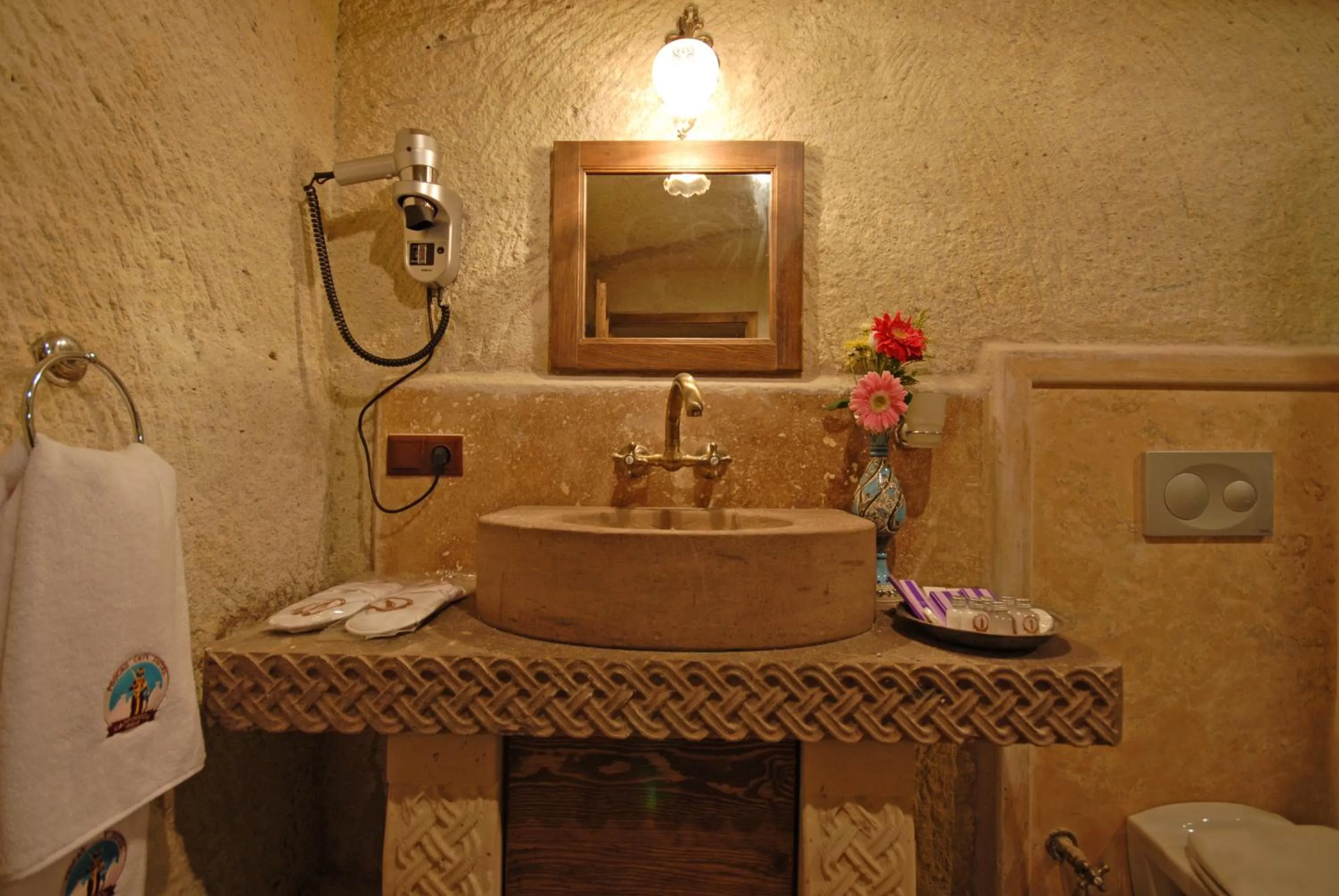 Toilet in Phocas Cave Suites