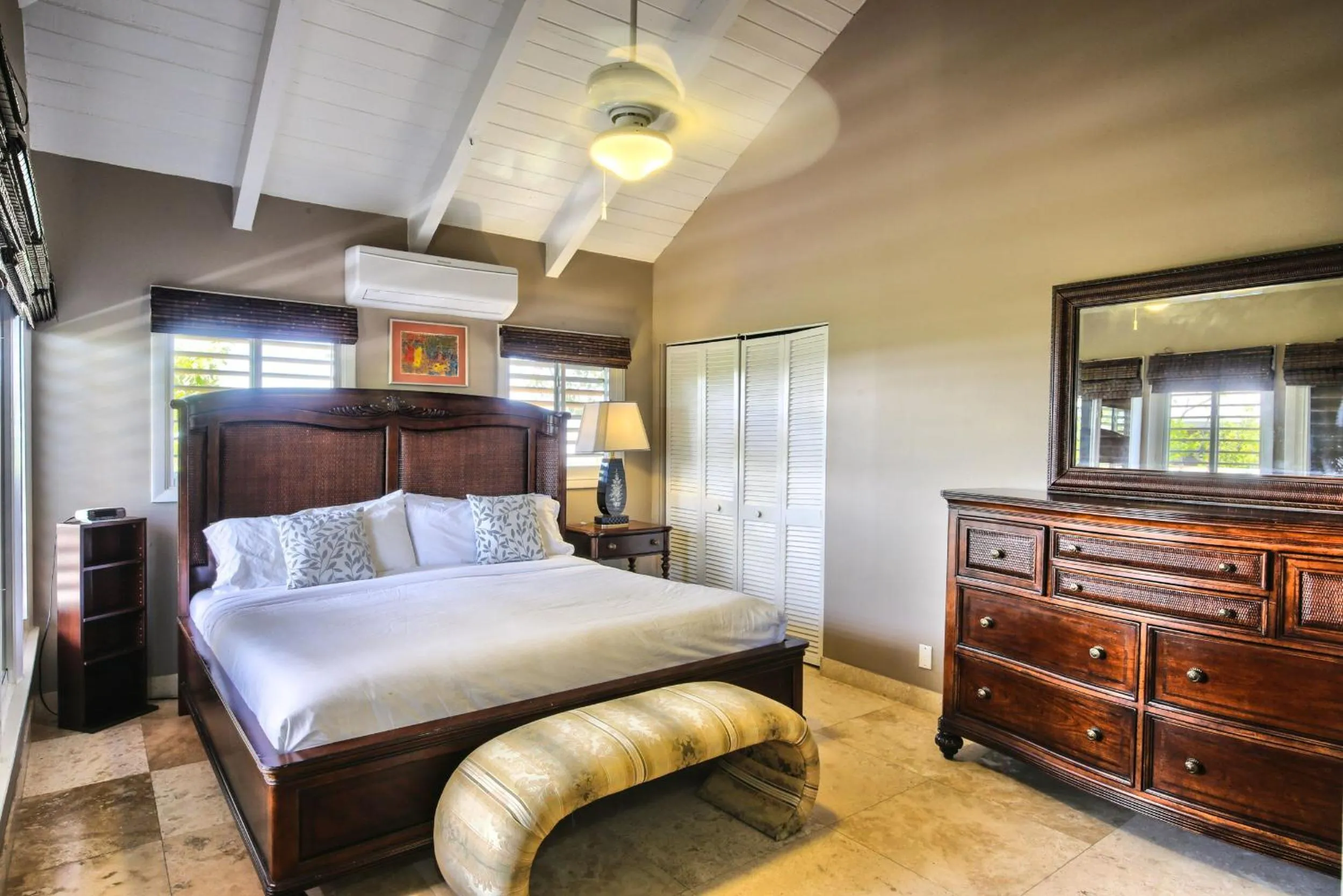 Bed in Neptune Villas