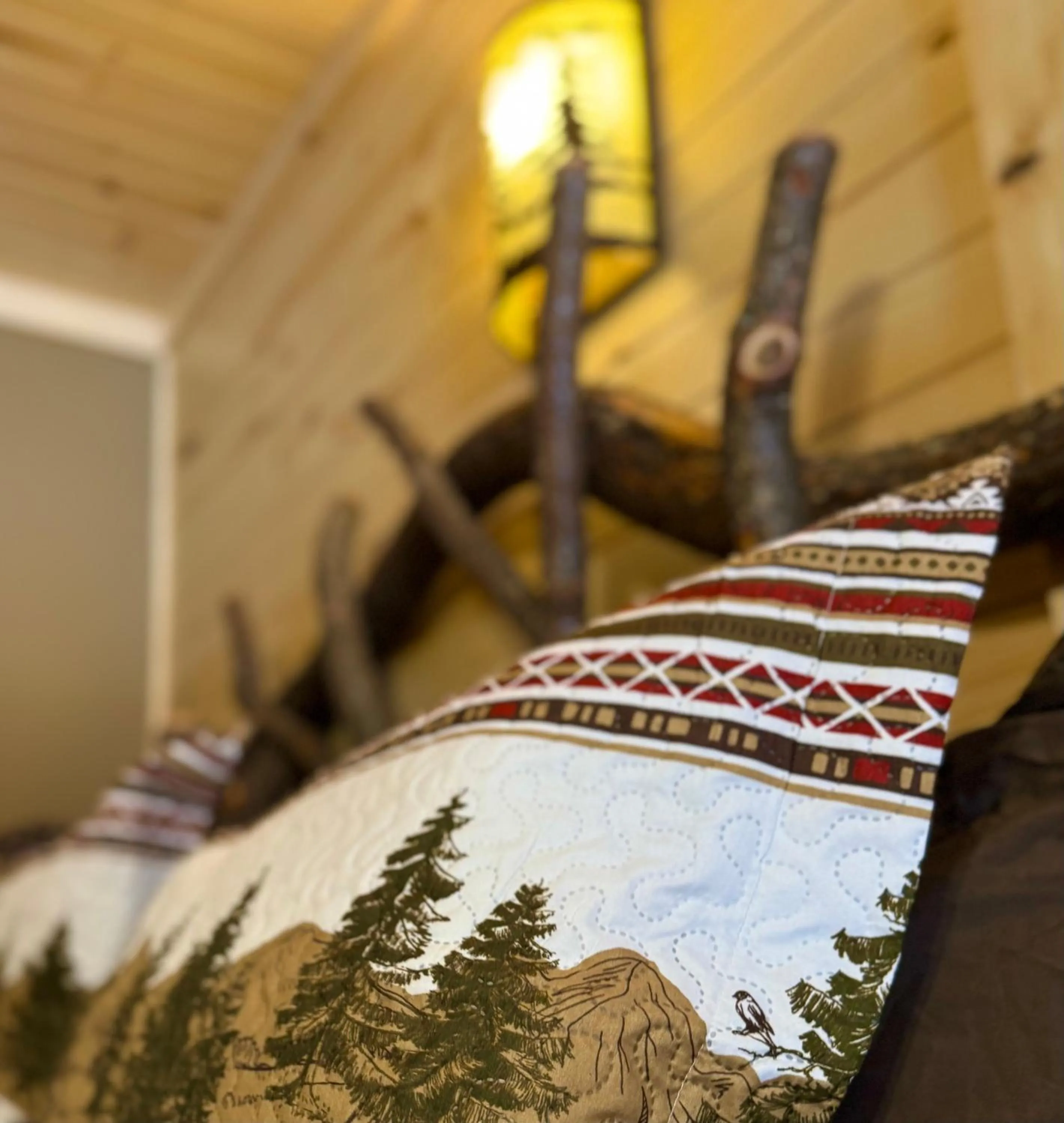 Bed in Lake Haven Motel